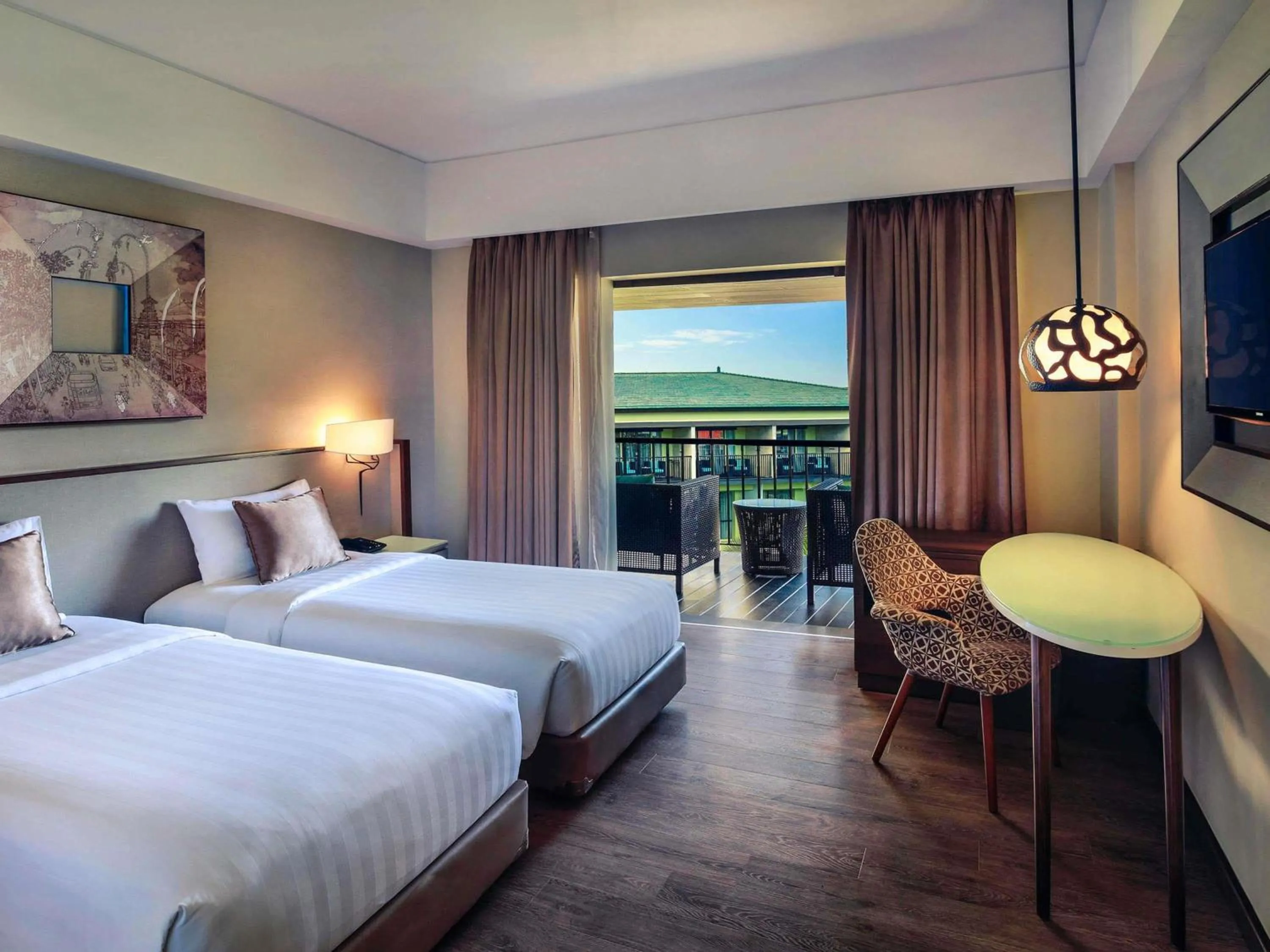 Deluxe Twin Room with Balcony in Mercure Bali Legian