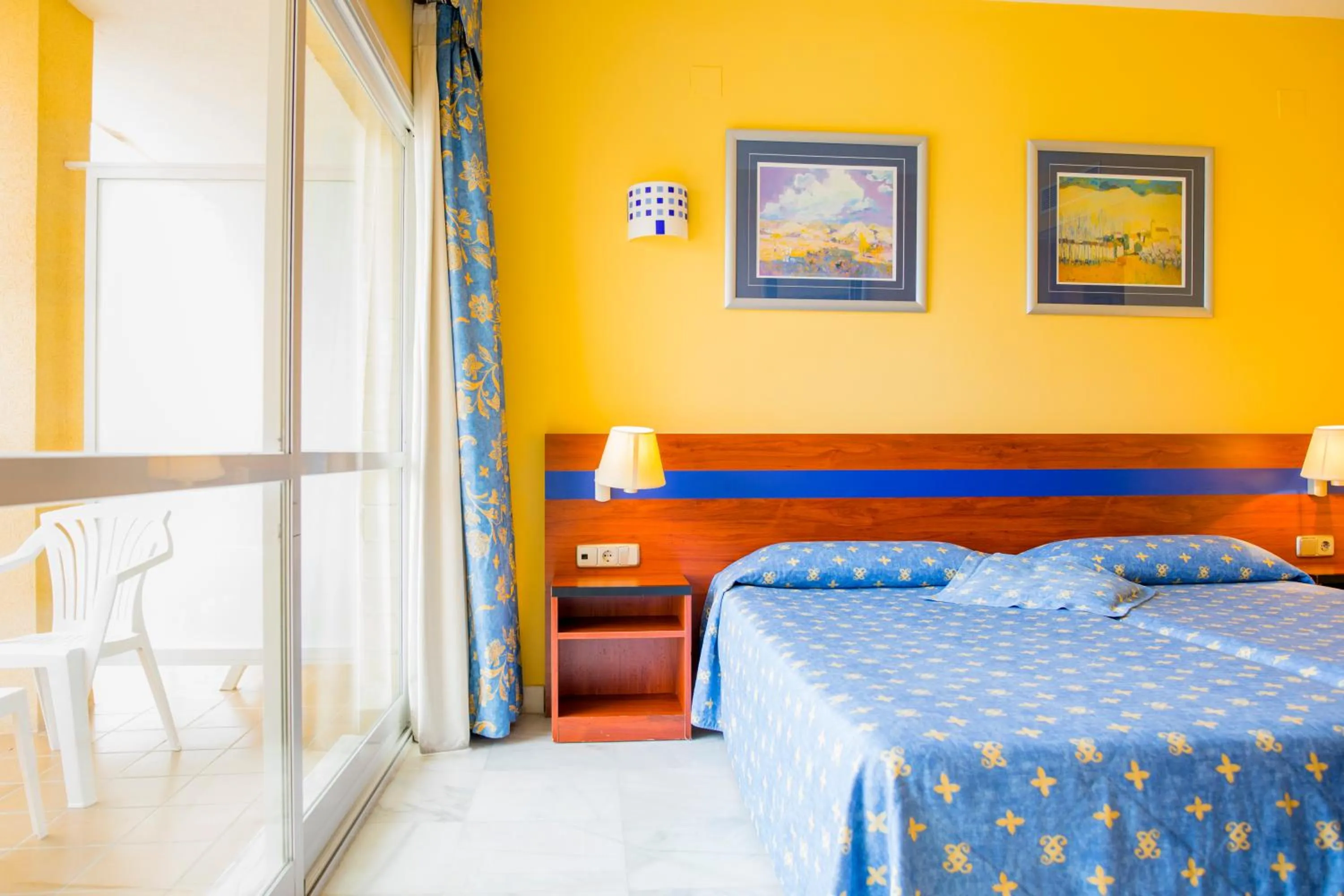 Superior Twin Room  with Terrace (2 Adults + 2 Child) in Hotel Biarritz