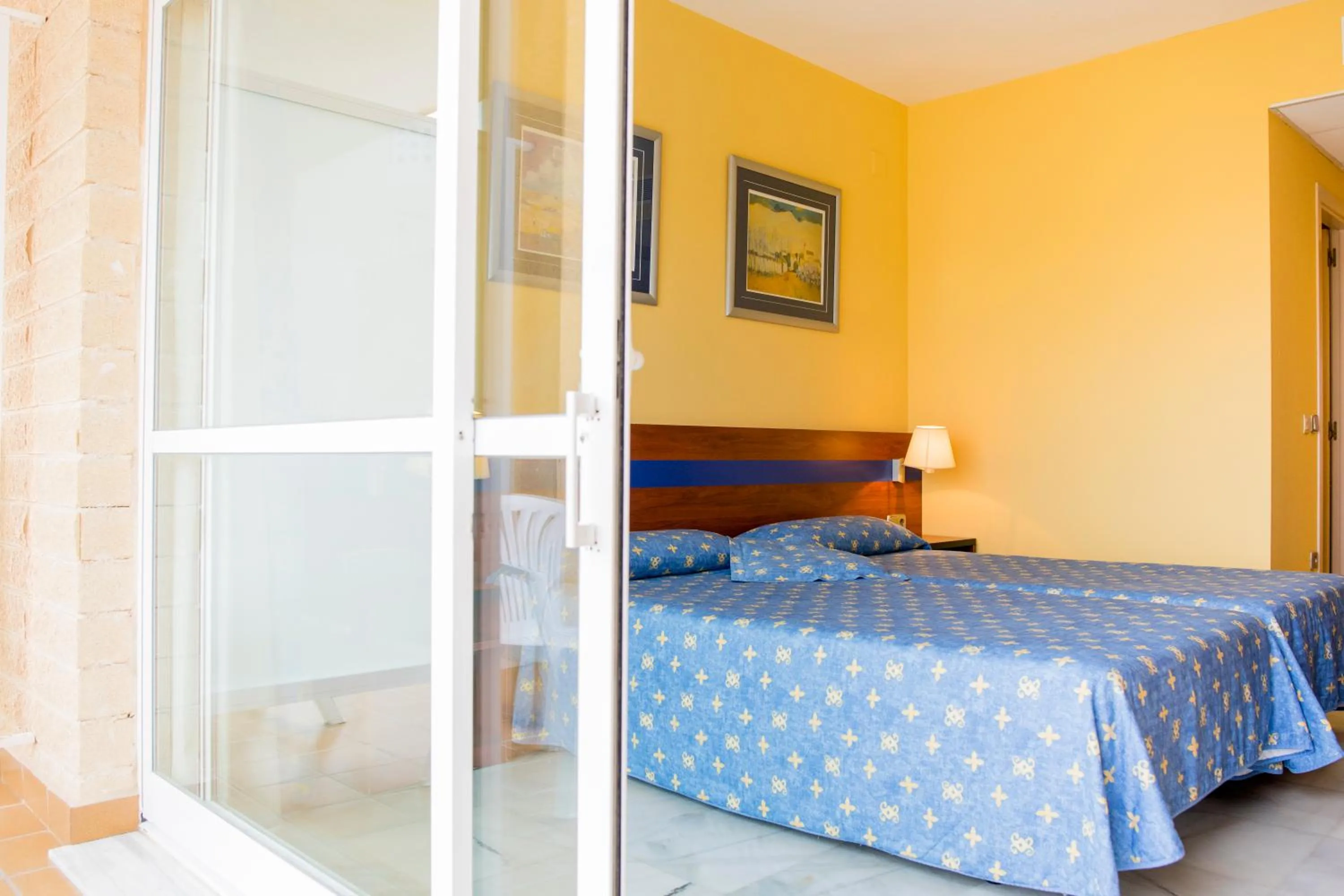 Superior Twin Room with Terrace (3 Adults) in Hotel Biarritz