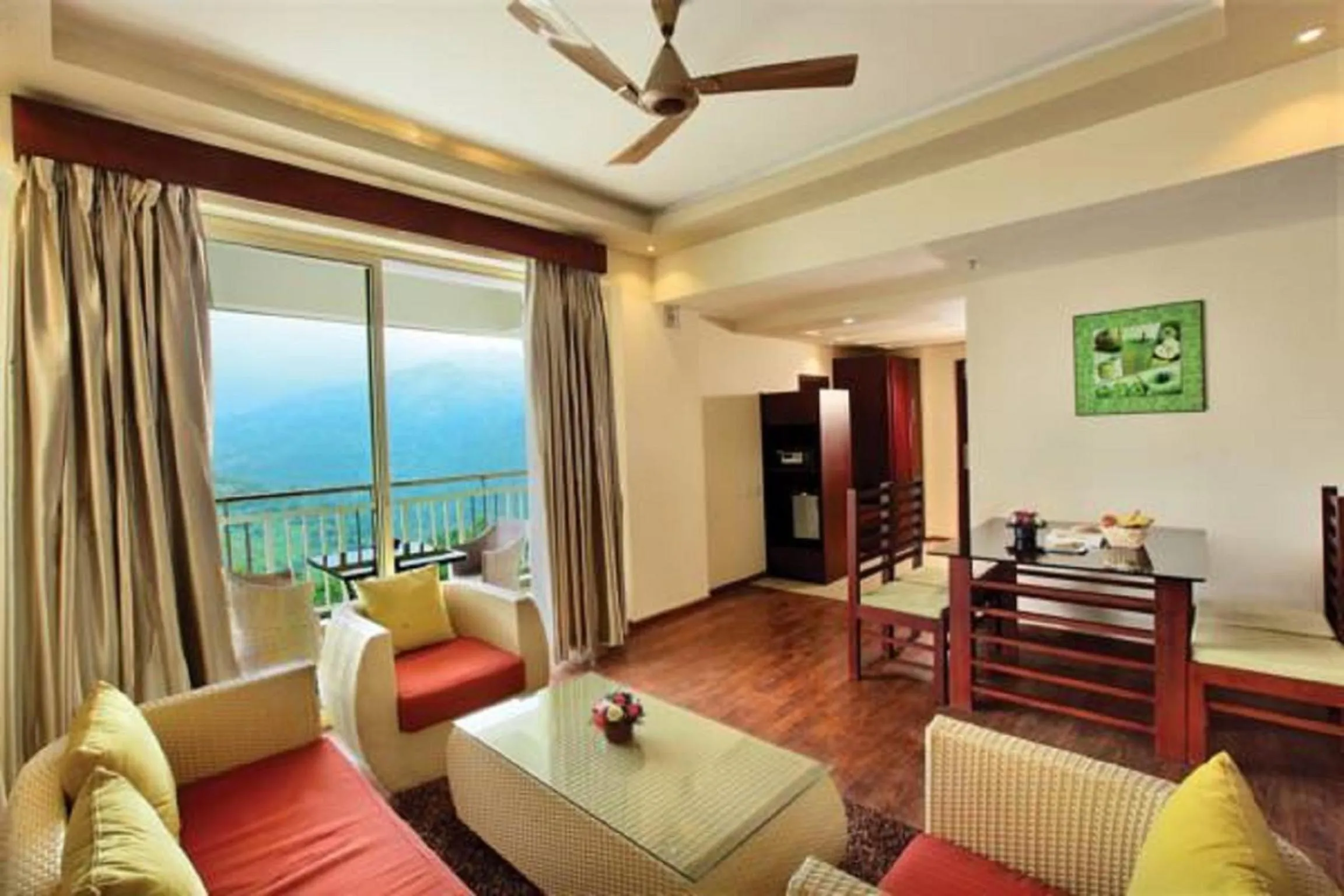 Suite with Balcony in Gokulam Park Munnar