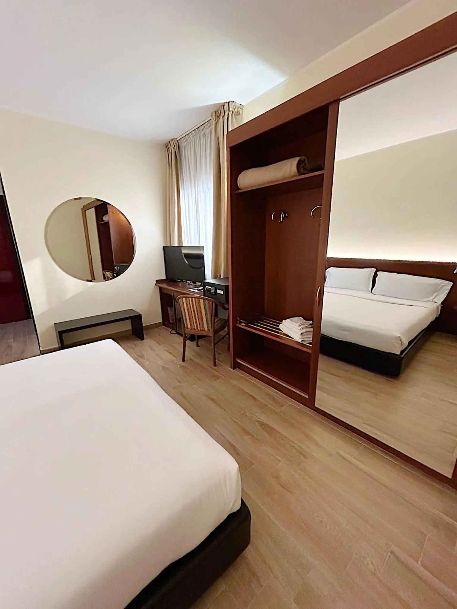 Double Room - Disability Access in iH Hotels Milano Blu Visconti