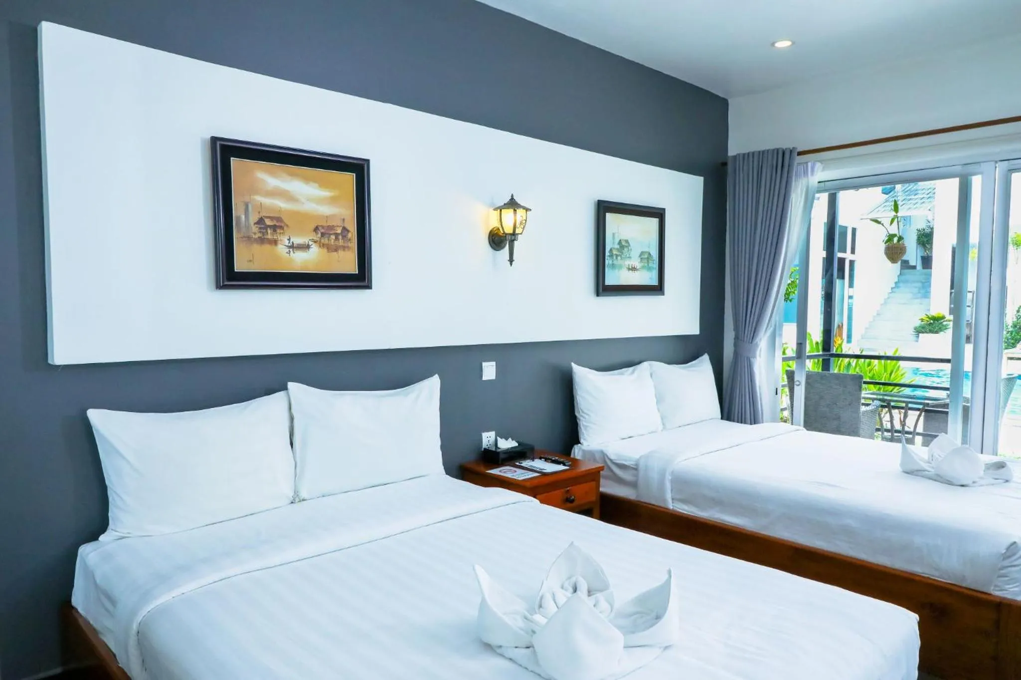 Deluxe Twin Room in Sea Breeze Resort