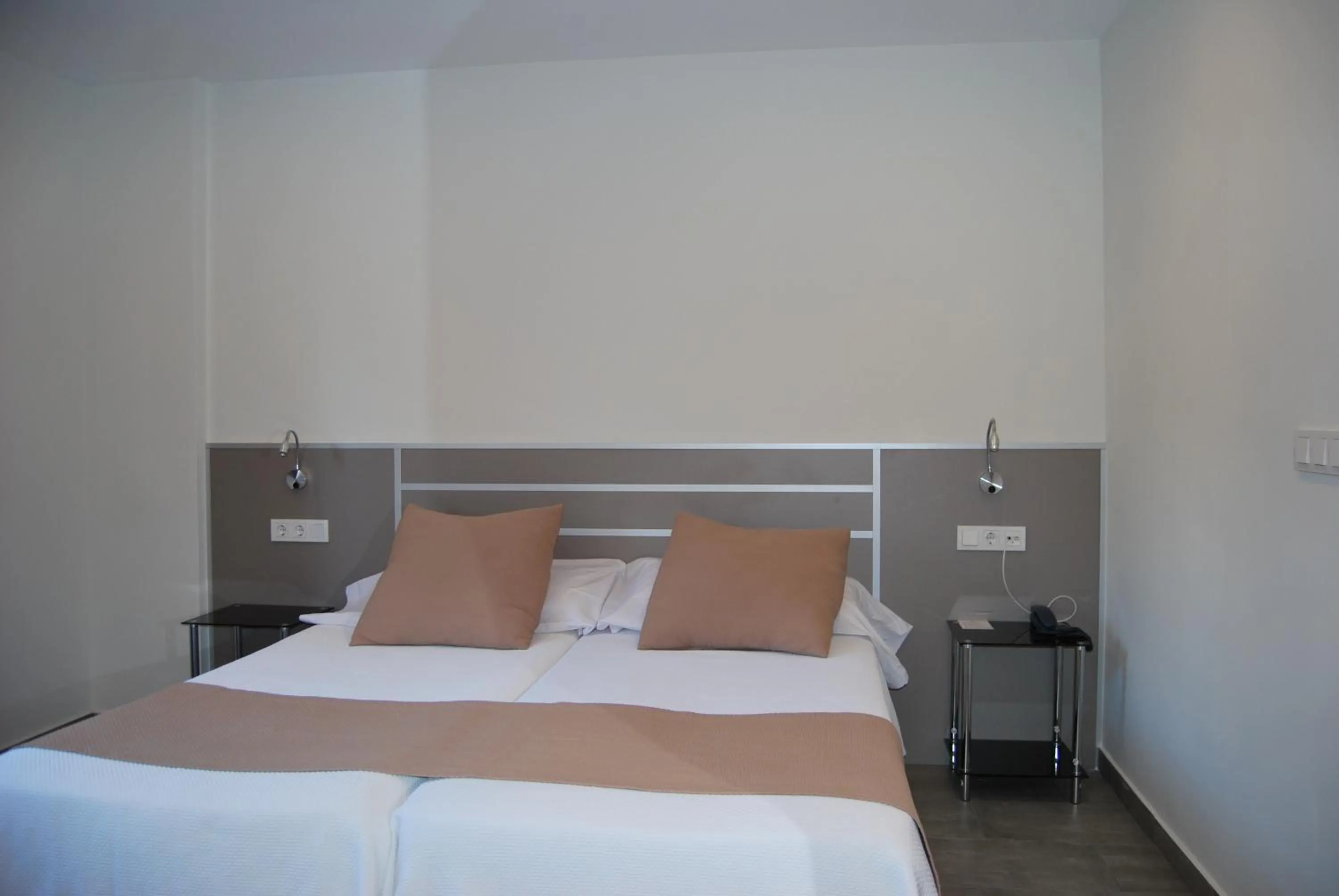 Double Room Single Use (1 Adult) in Estudiotel Alicante