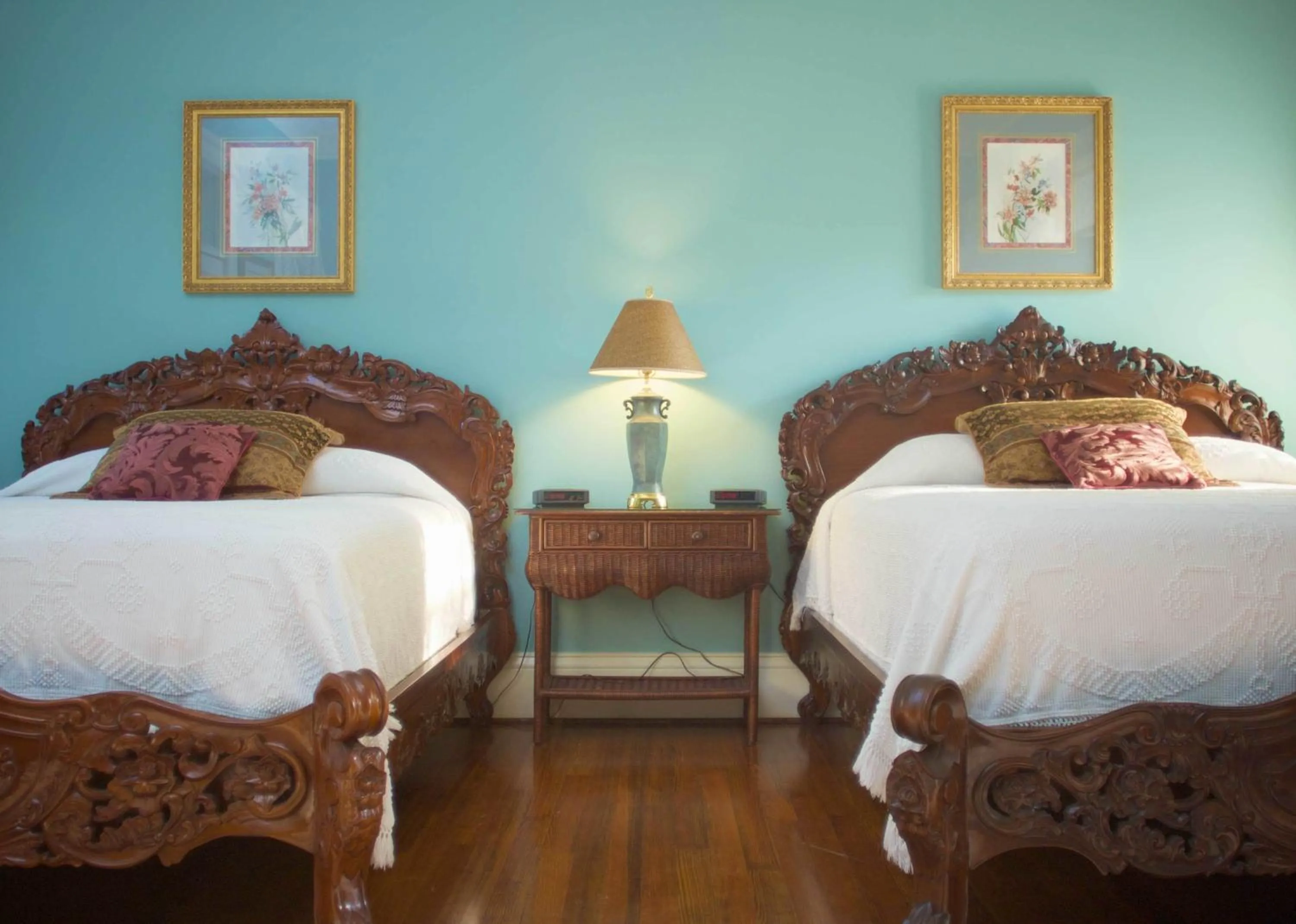 Deluxe Quadruple Room in Lookaway Inn