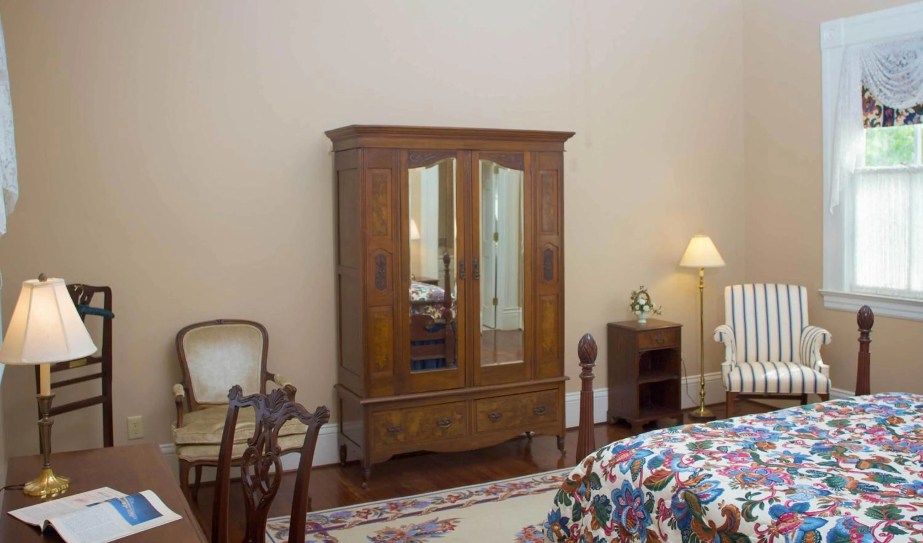 Deluxe Double Room in Lookaway Inn