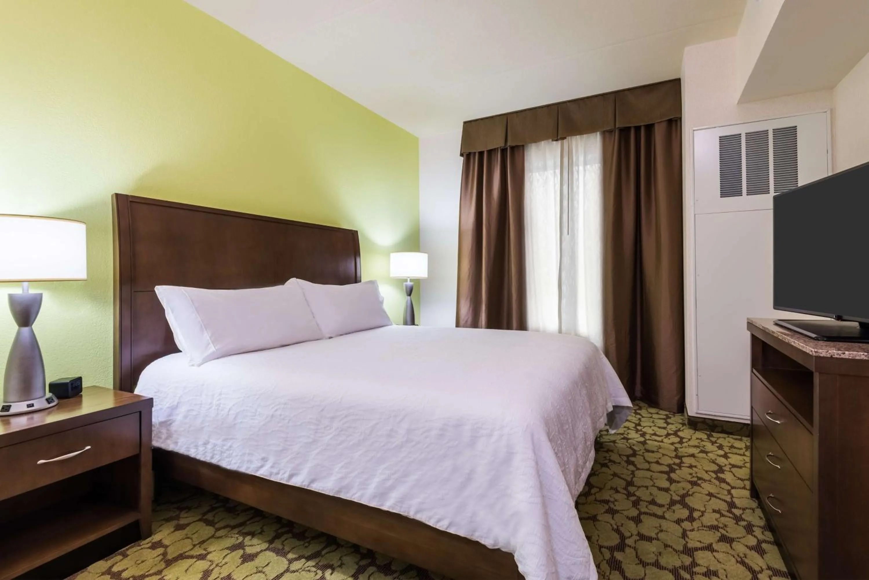 One-Bedroom King Suite - Hearing Access in Hilton Garden Inn Wayne