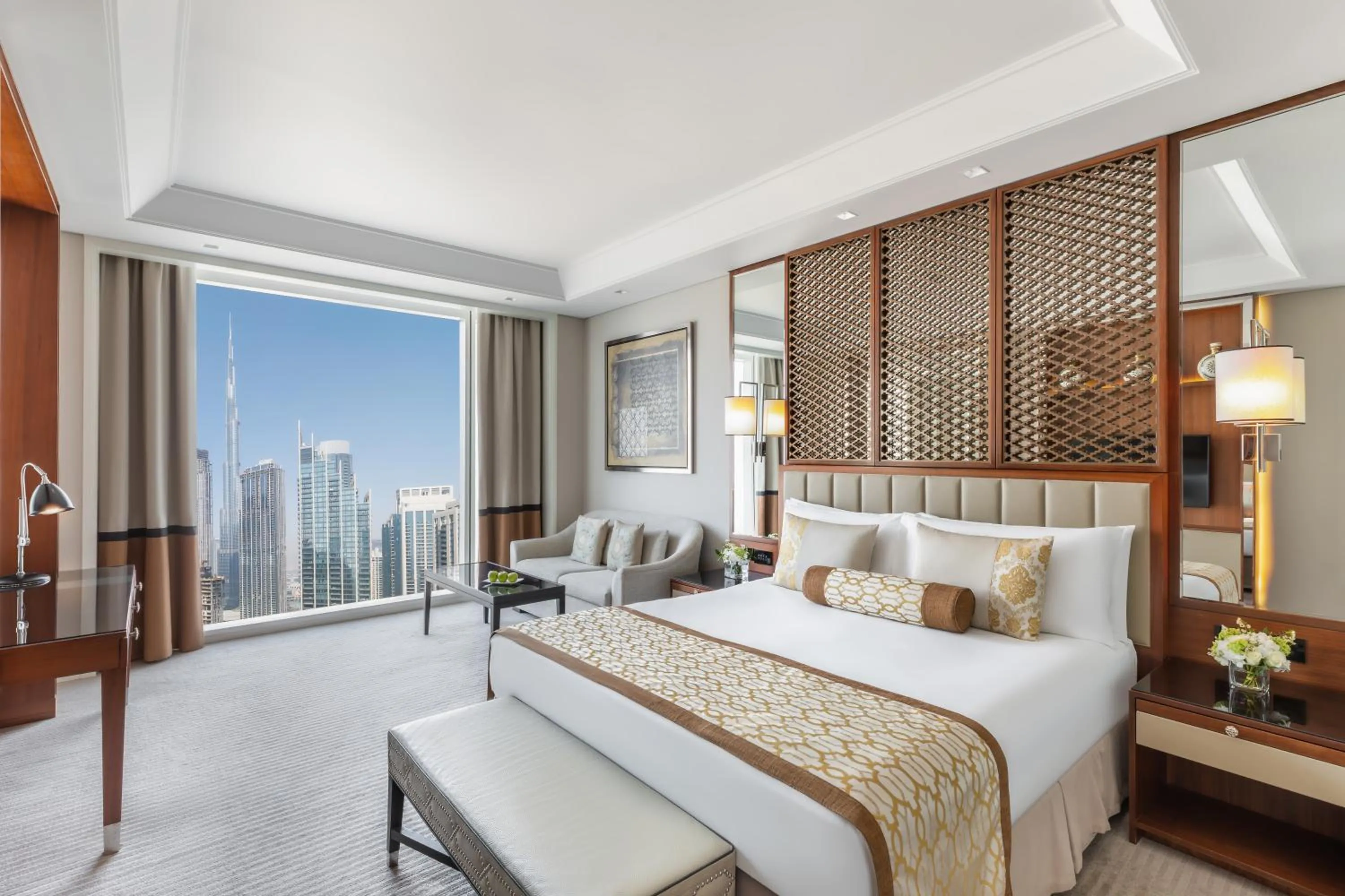 Club King Room With Burj View - single occupancy in Taj Dubai