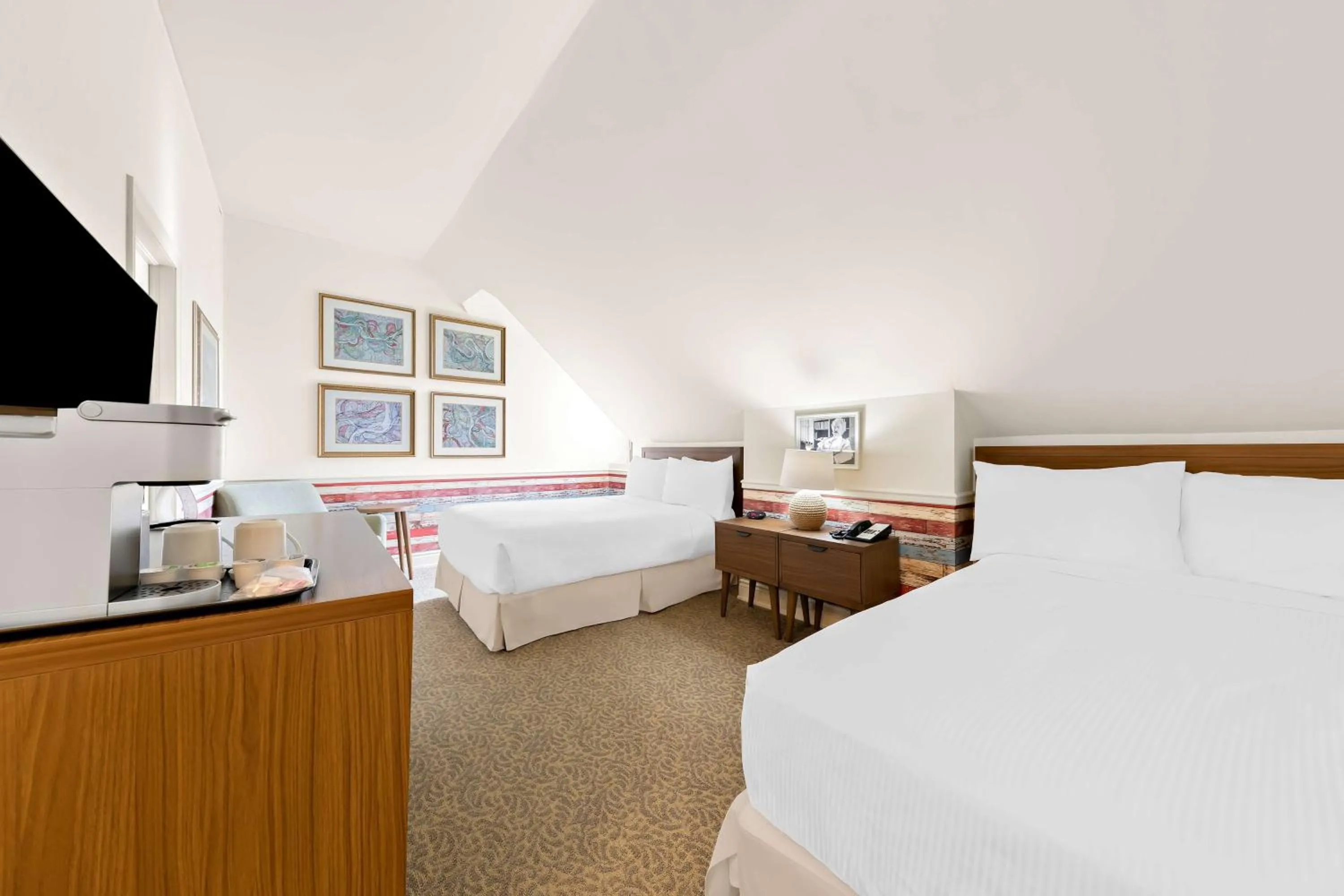 Double Room with Two Double Beds - Non-Smoking in The Arlington Hotel - BW Signature Collection