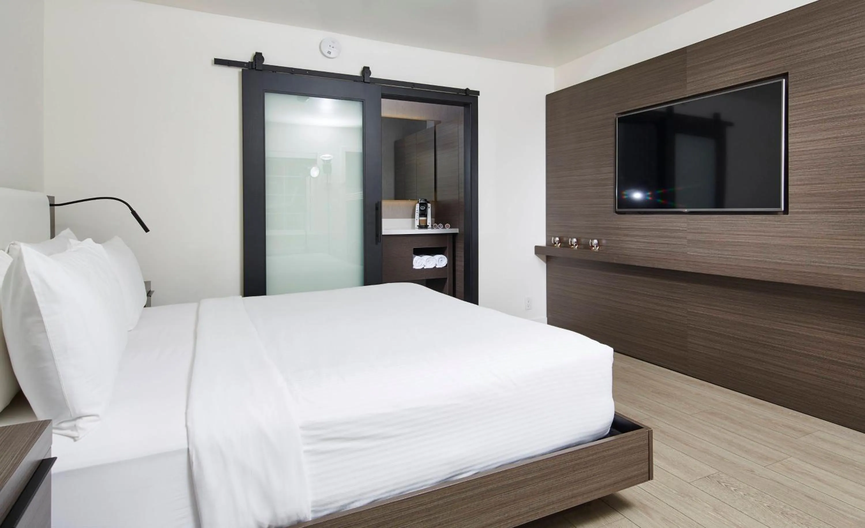 Standard Queen Room in The Nest Hotel Palo Alto