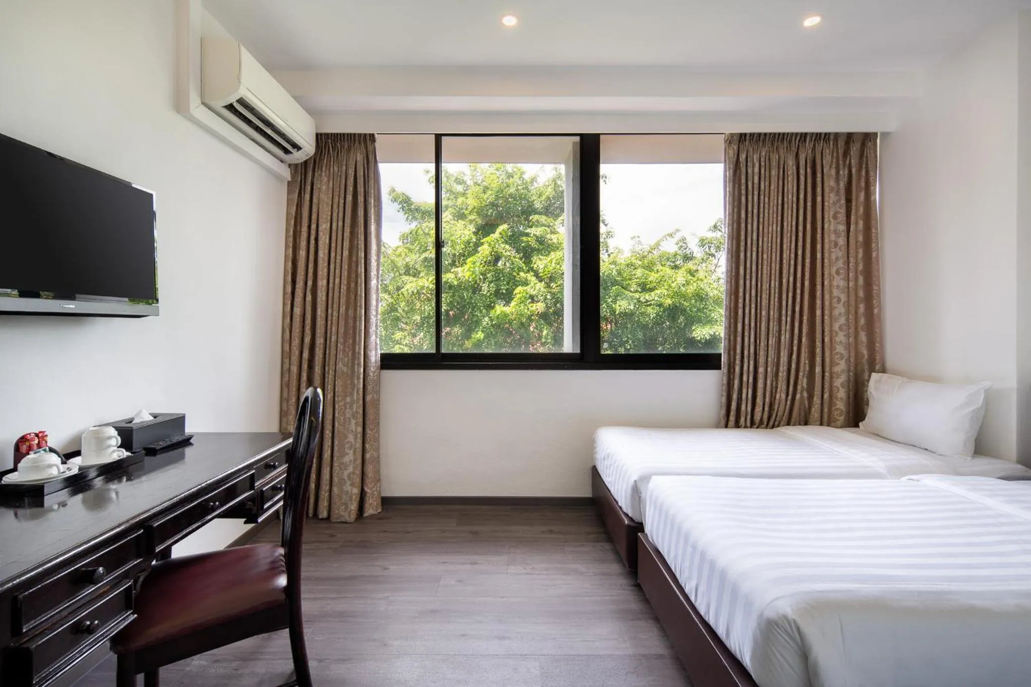 Twin Room in The Quay Hotel Little India at Broadway