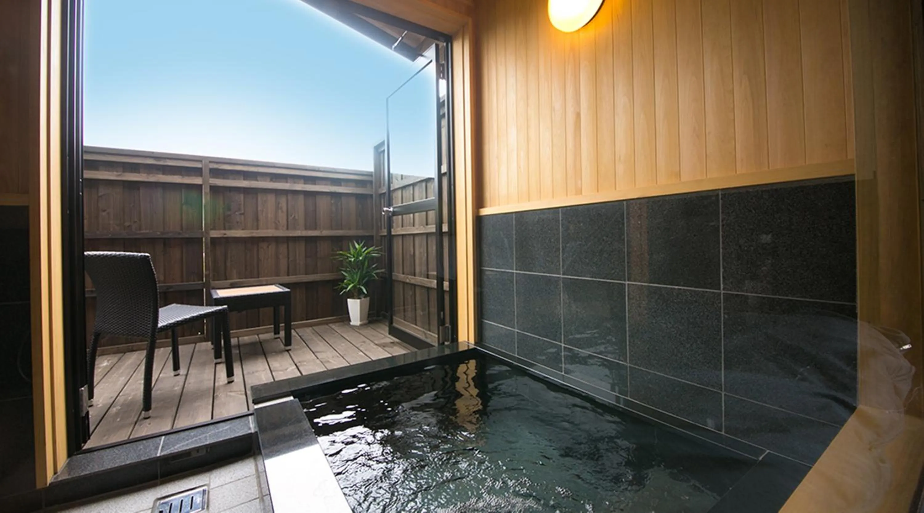 Twin Room with Private Hot Spring with Yufu Mountain View - Main Building in Ryokan Yufusan