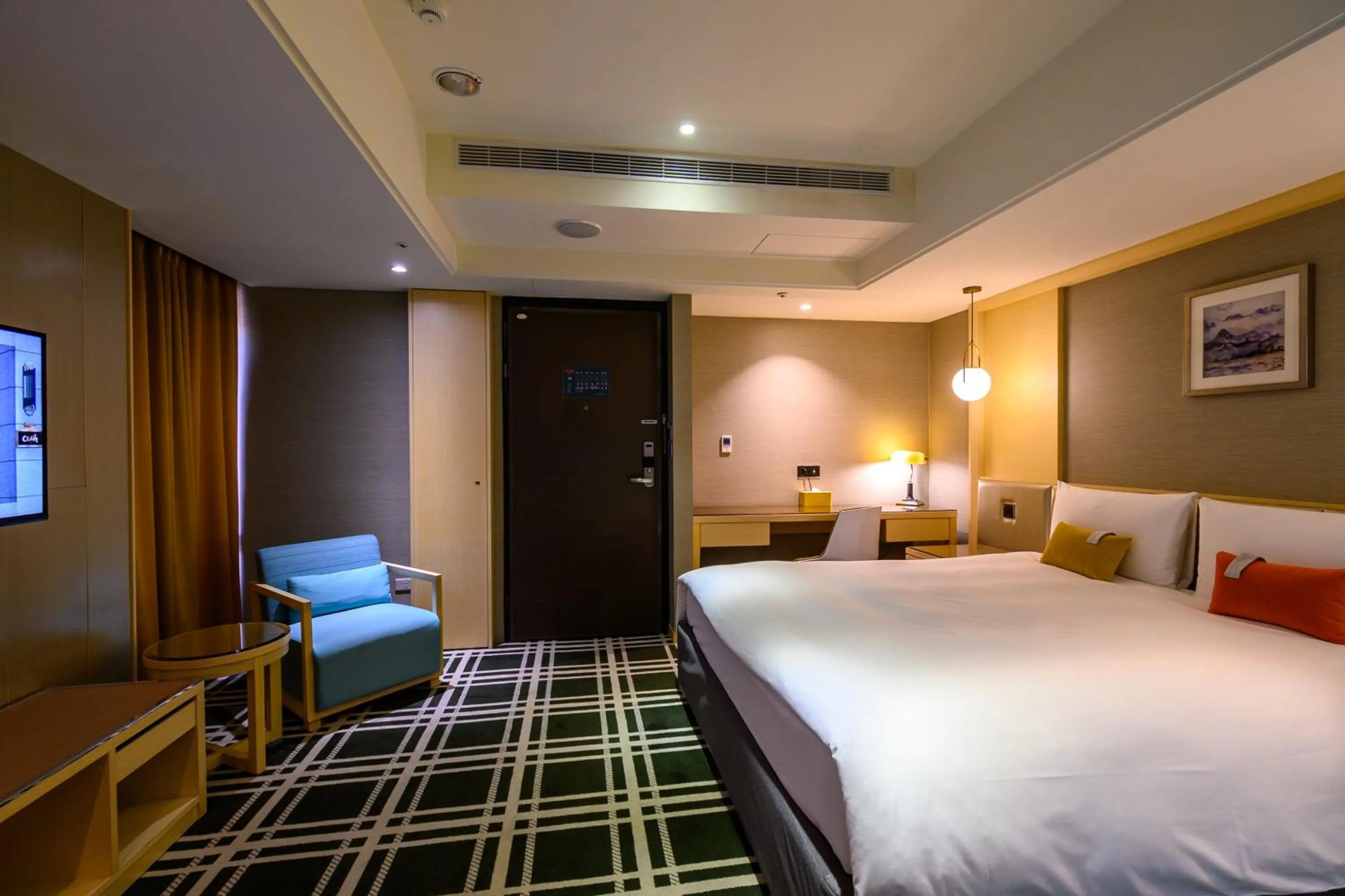 Deluxe Double Room with Bath in Olah Poshtel Taichung Wenxin