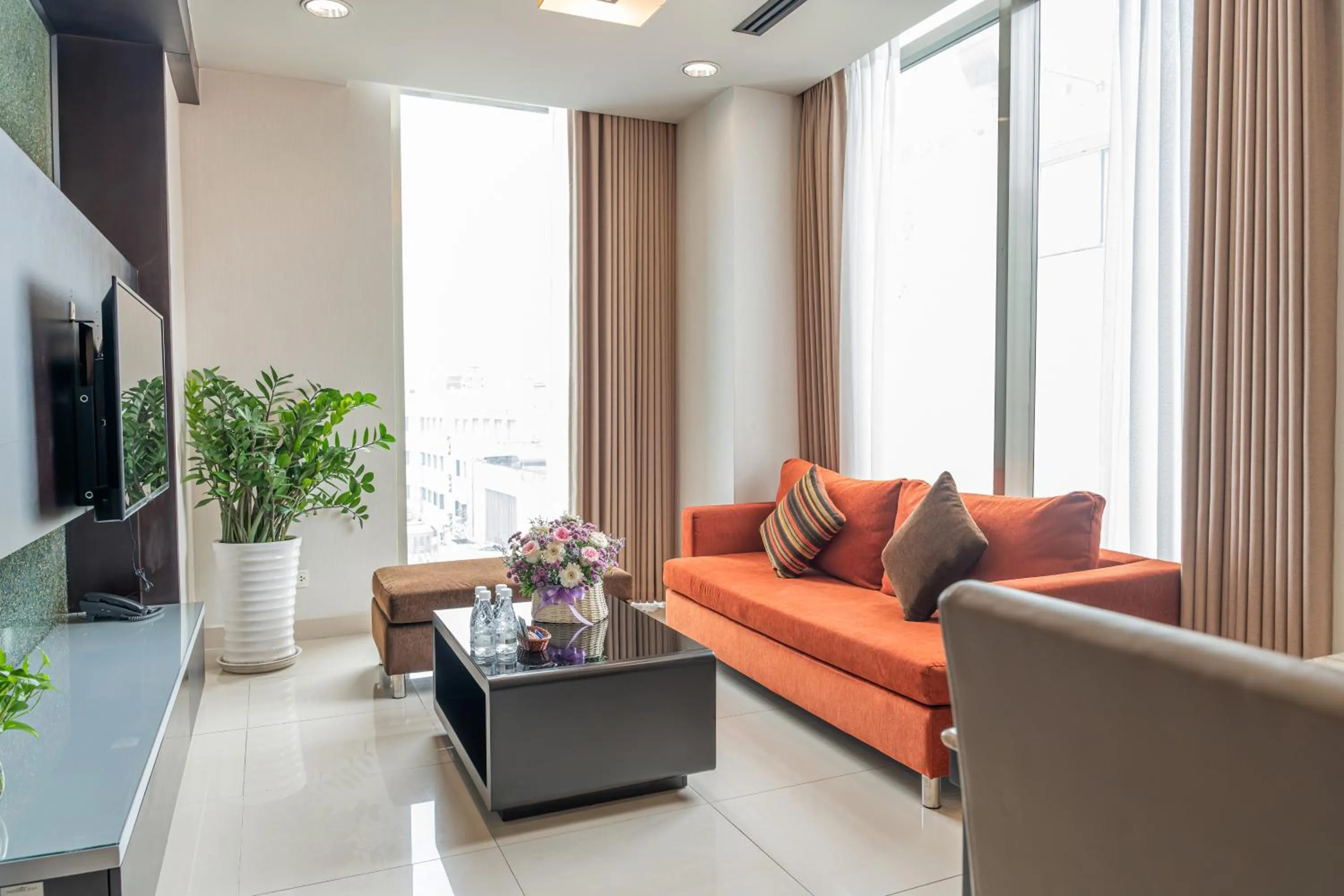 Executive One-Bedroom Apartment in Mayfair Suites