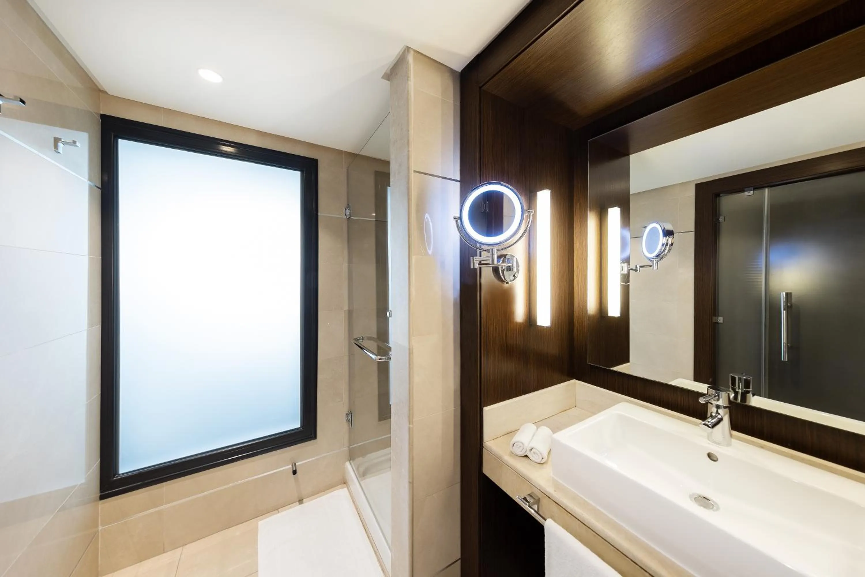 Superior Room in Radisson Blu Hotel & Convention Center, Tunis