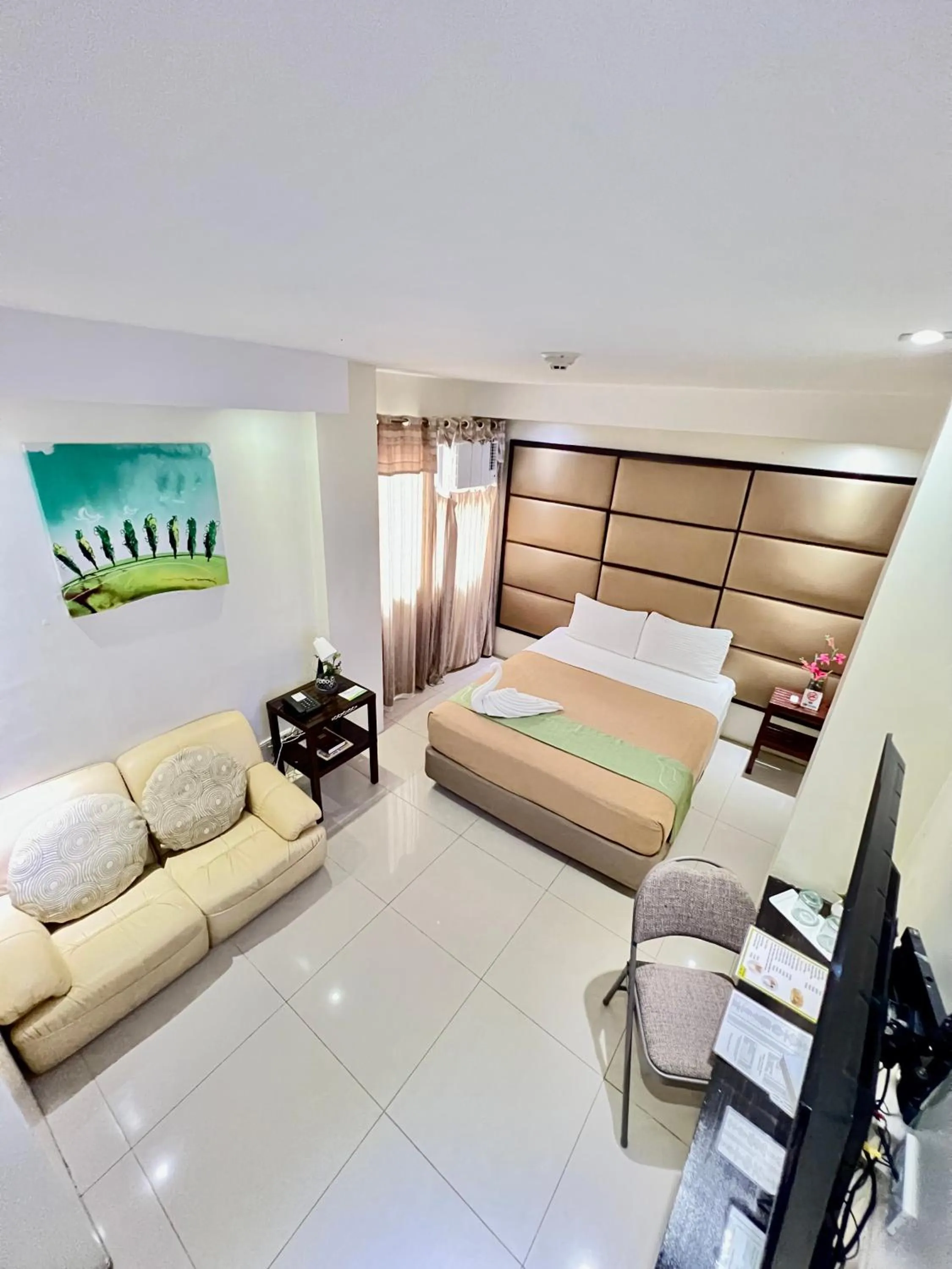 Family Room in Canberry Hotel