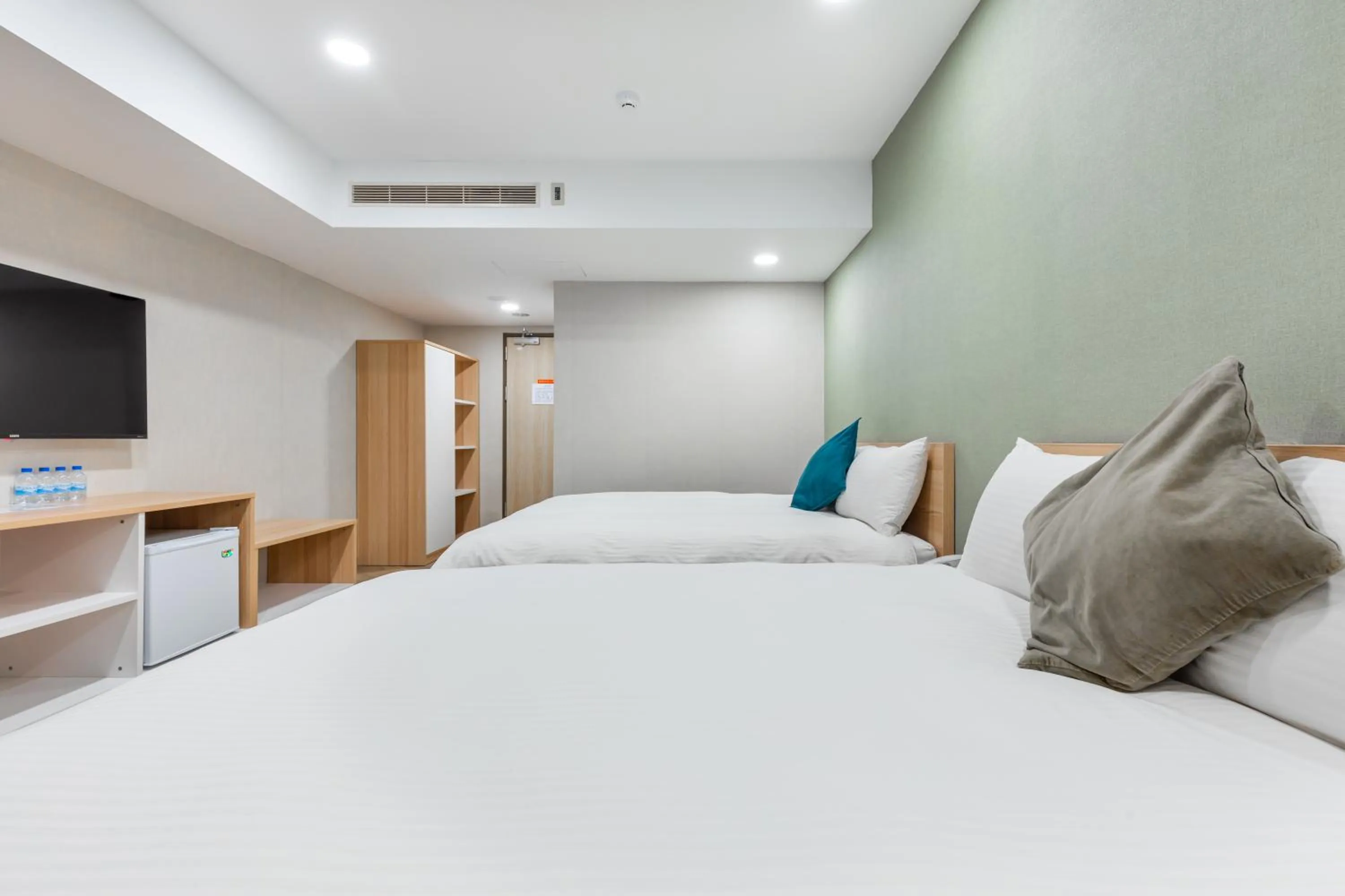 Standard Quadruple Room in Mu Chen Hotel