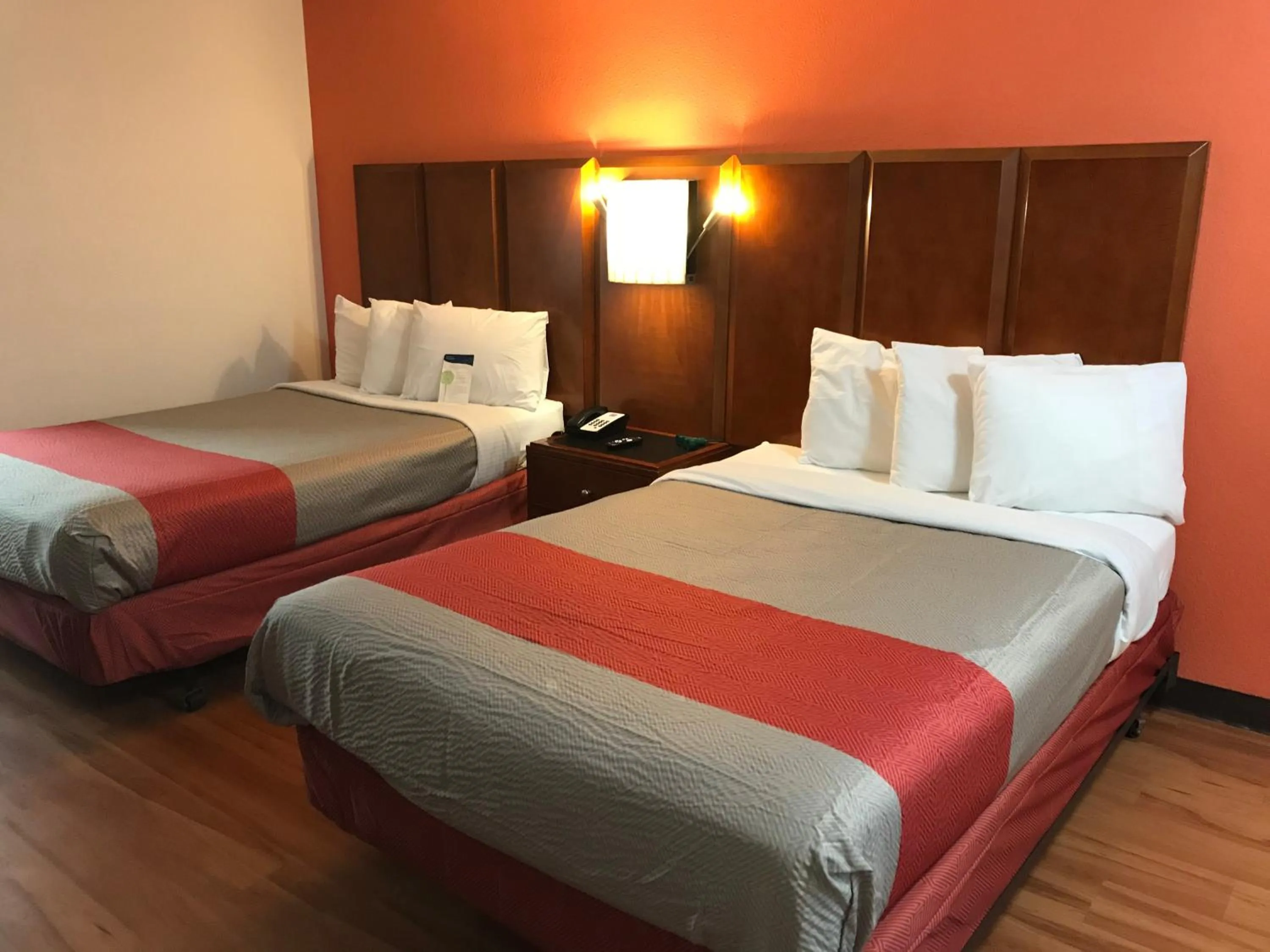 Quadruple Room - Disability Access - Non-Smoking in Motel 6-Van Buren, AR I- 40