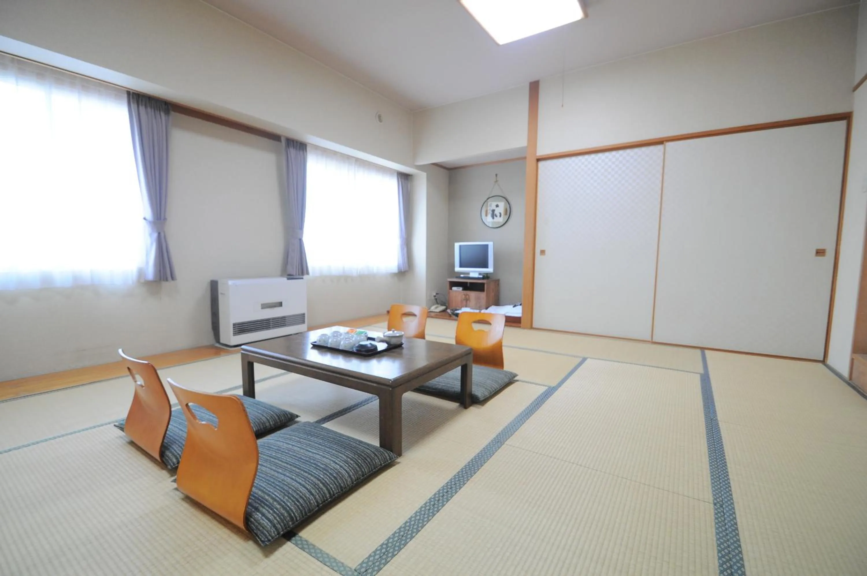 Japanese-Style Room with Mountain View - single occupancy in Hotel Saharin