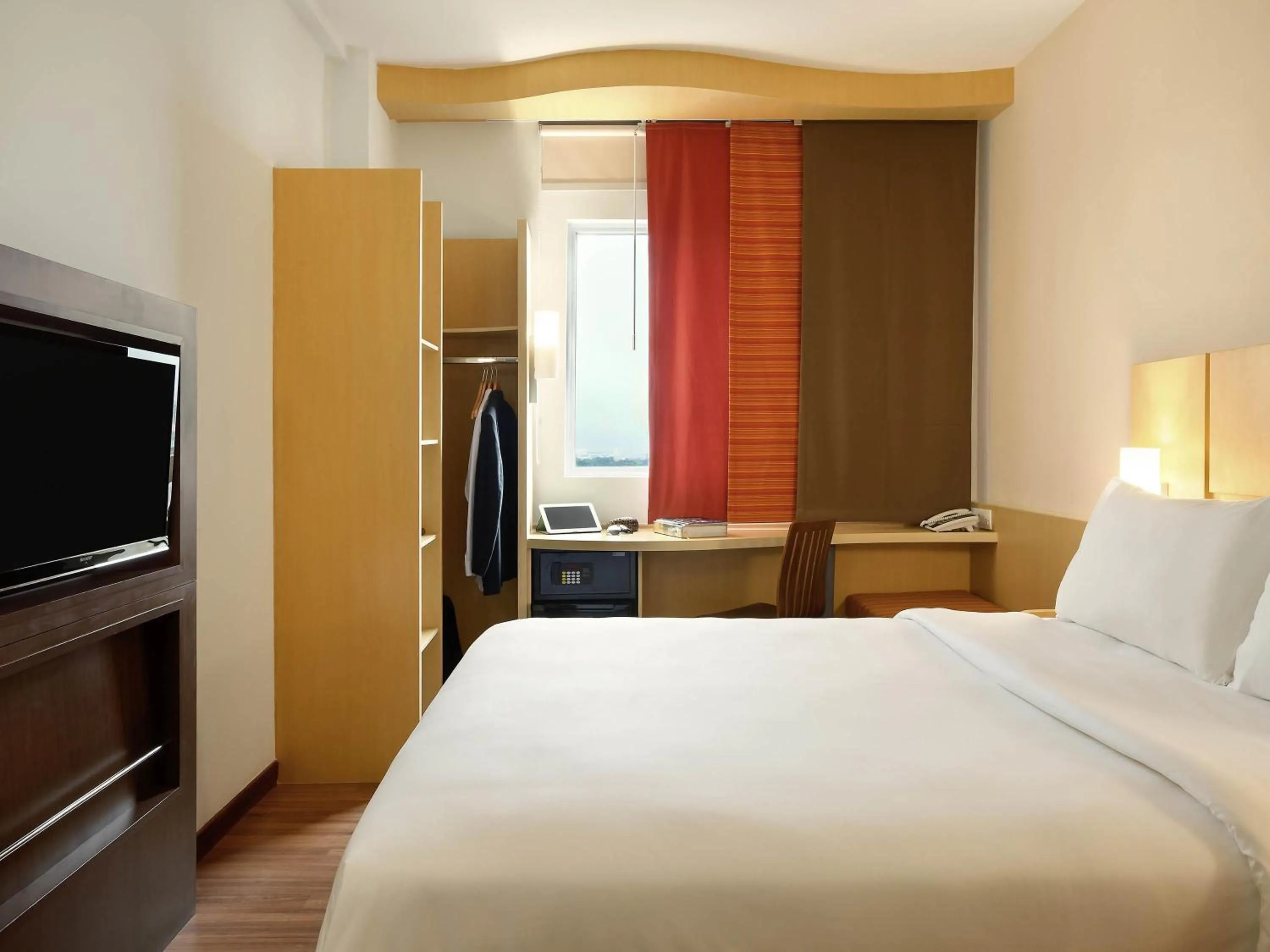 Standard Double Room in Ibis Bandung Pasteur