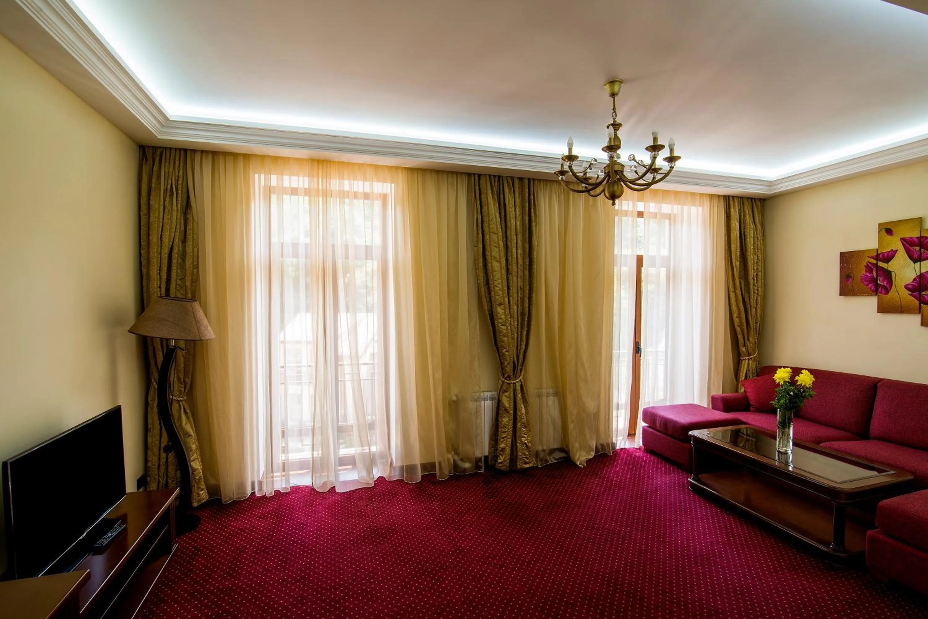 Luxury Triple Room in Elegant Hotel & Resort