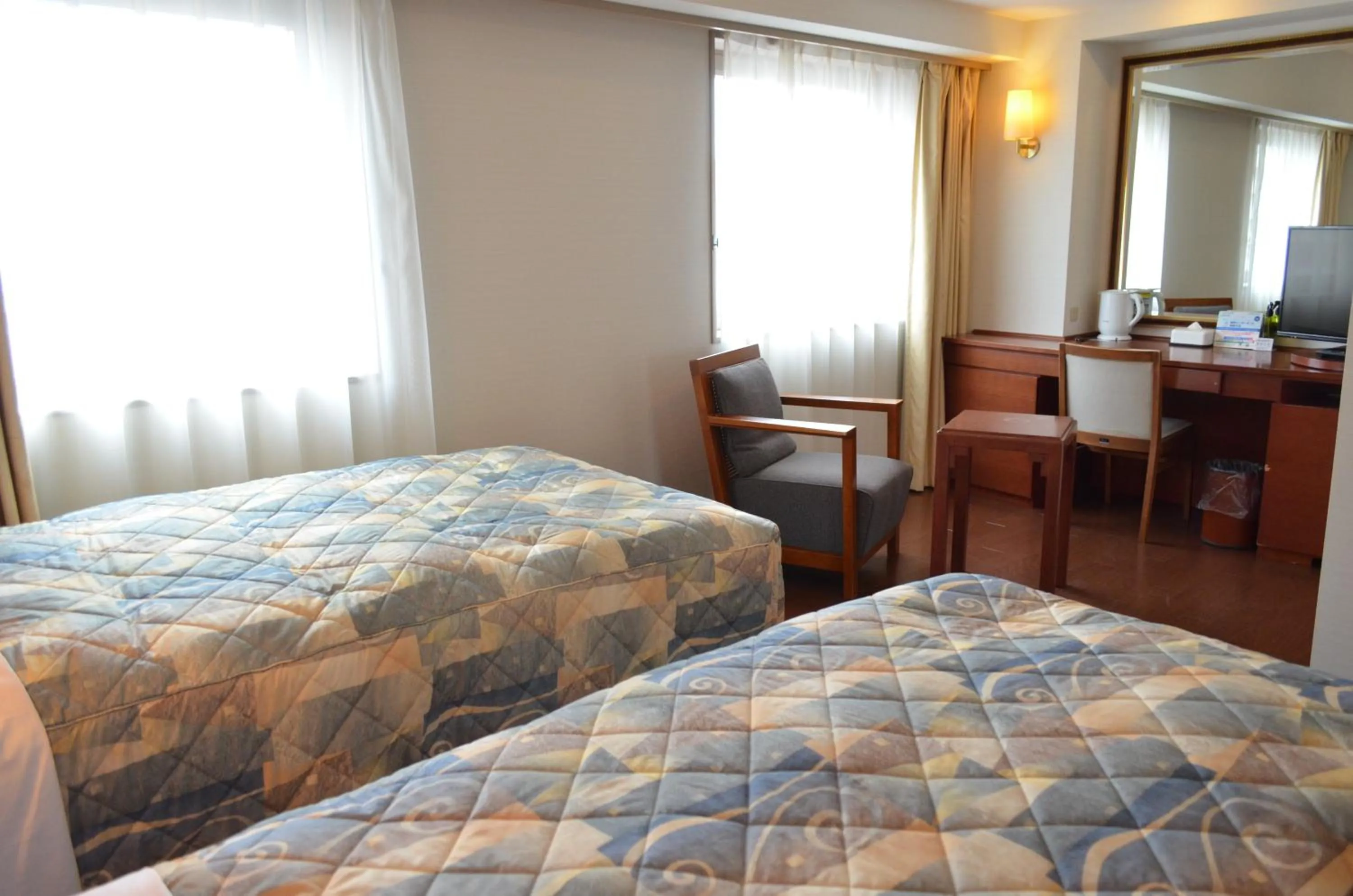 Deluxe Twin Room with City View - single occupancy - Non Smoking - Single Use in Yokohama Mandarin Hotel