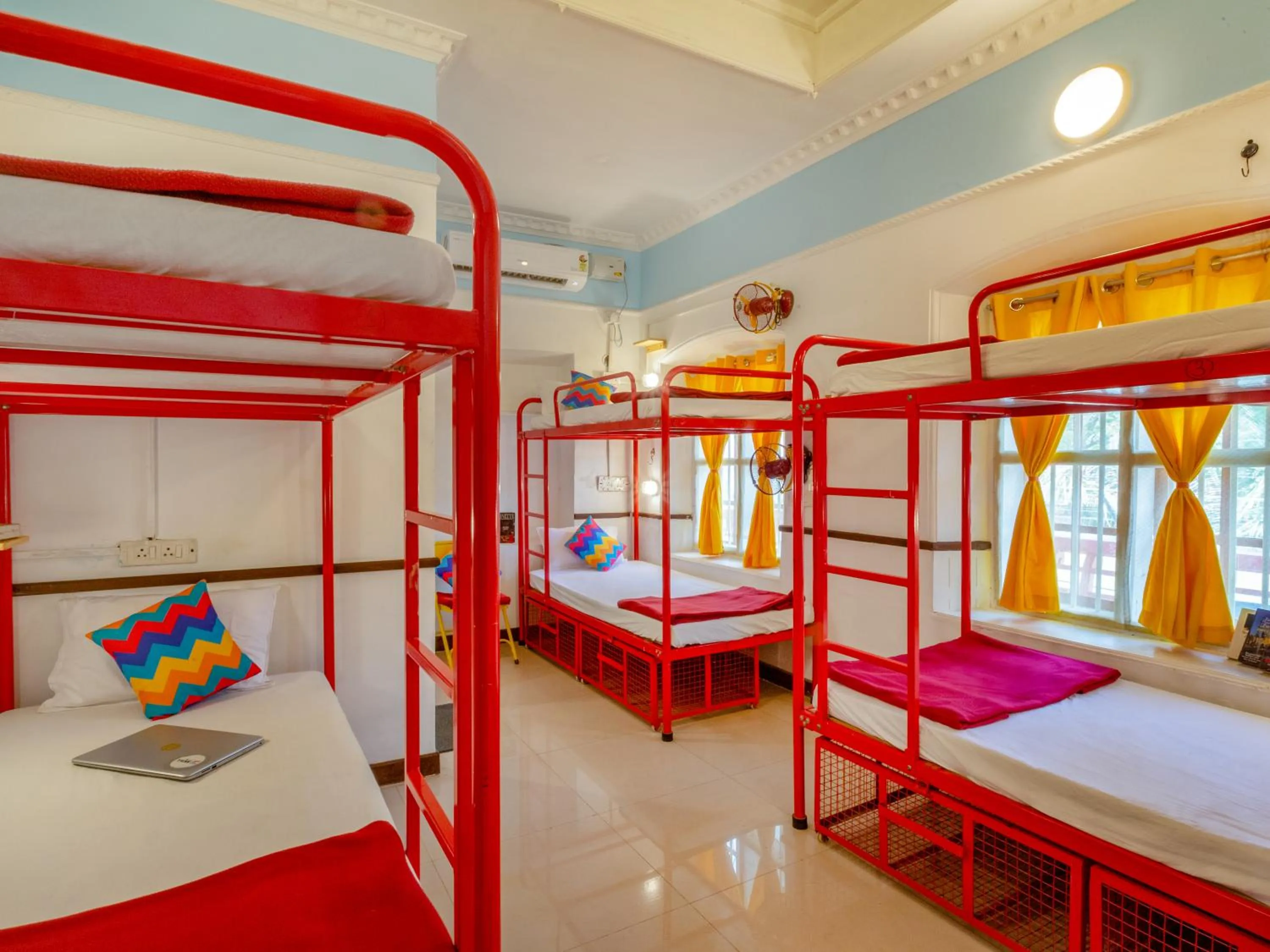 Bed in 6 Bed Mixed A/C Dormitory Room with Ensuite Bathroom in goSTOPS Lite Kochi