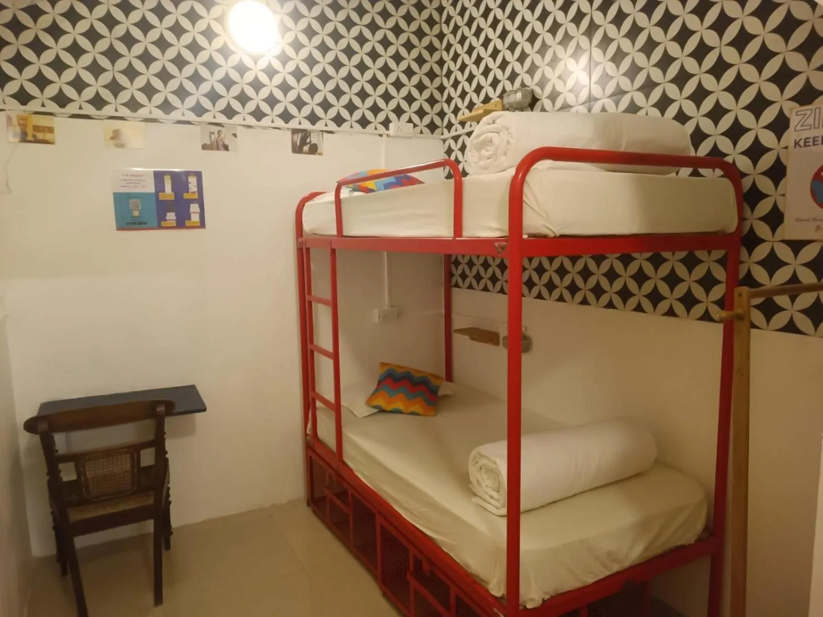 Deluxe Private Twin Bunk Bed A/C Room with Shared Bathroom in goSTOPS Lite Kochi