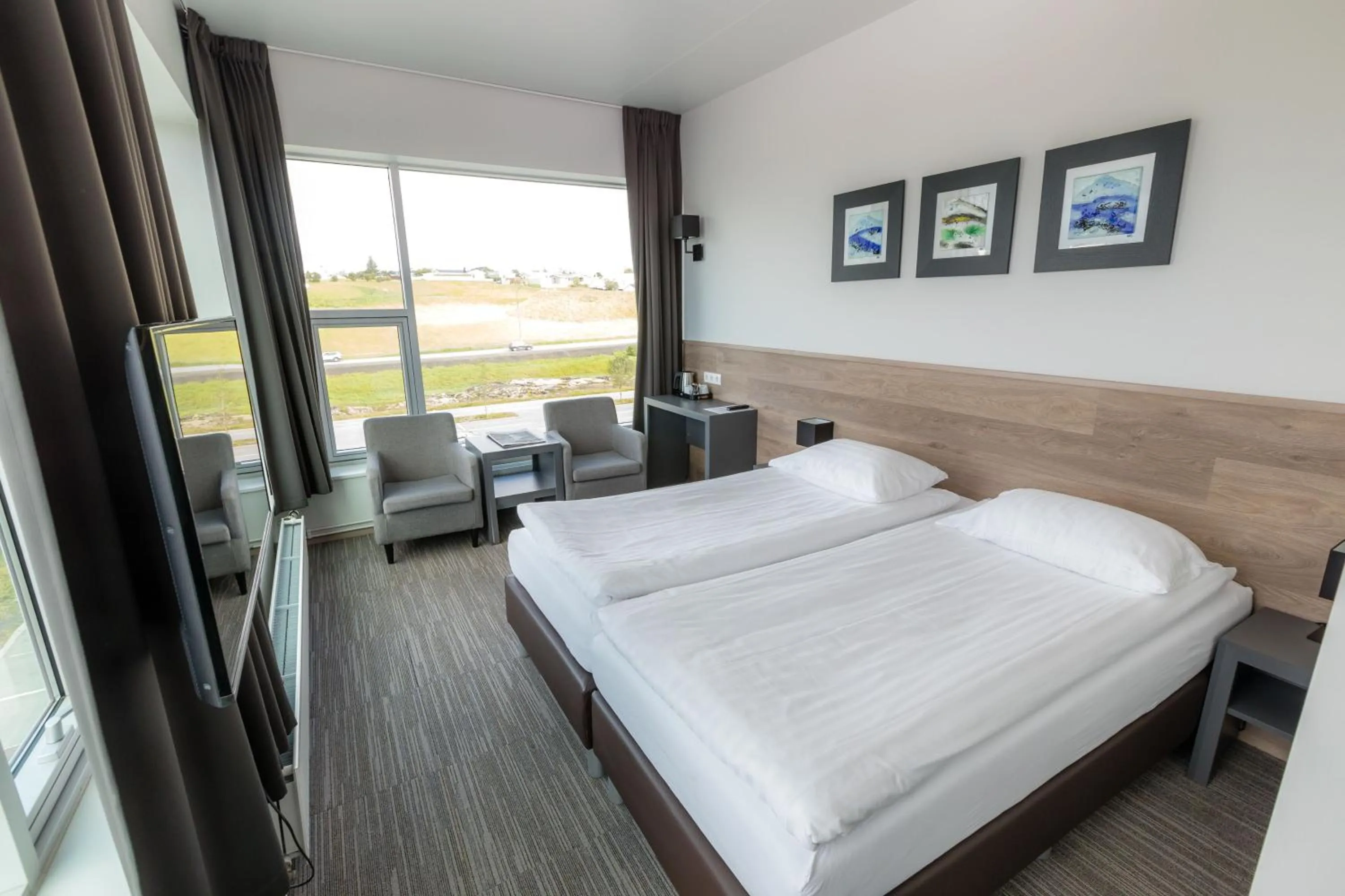 Standard Double Twin with Free Gym Access in Hotel Vellir