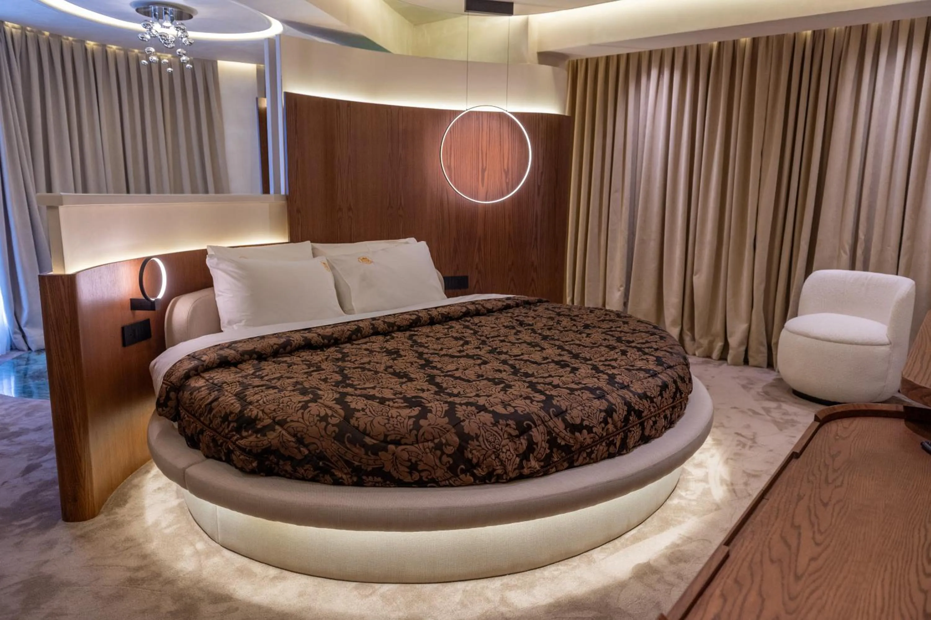 Deluxe Suite in Mattis Hotel