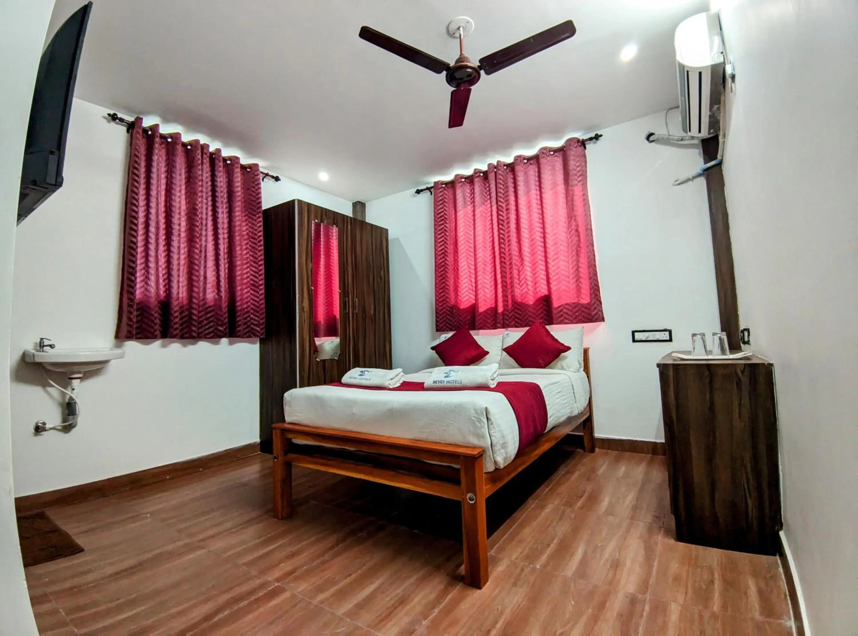 Skyry Hotels Singanallur