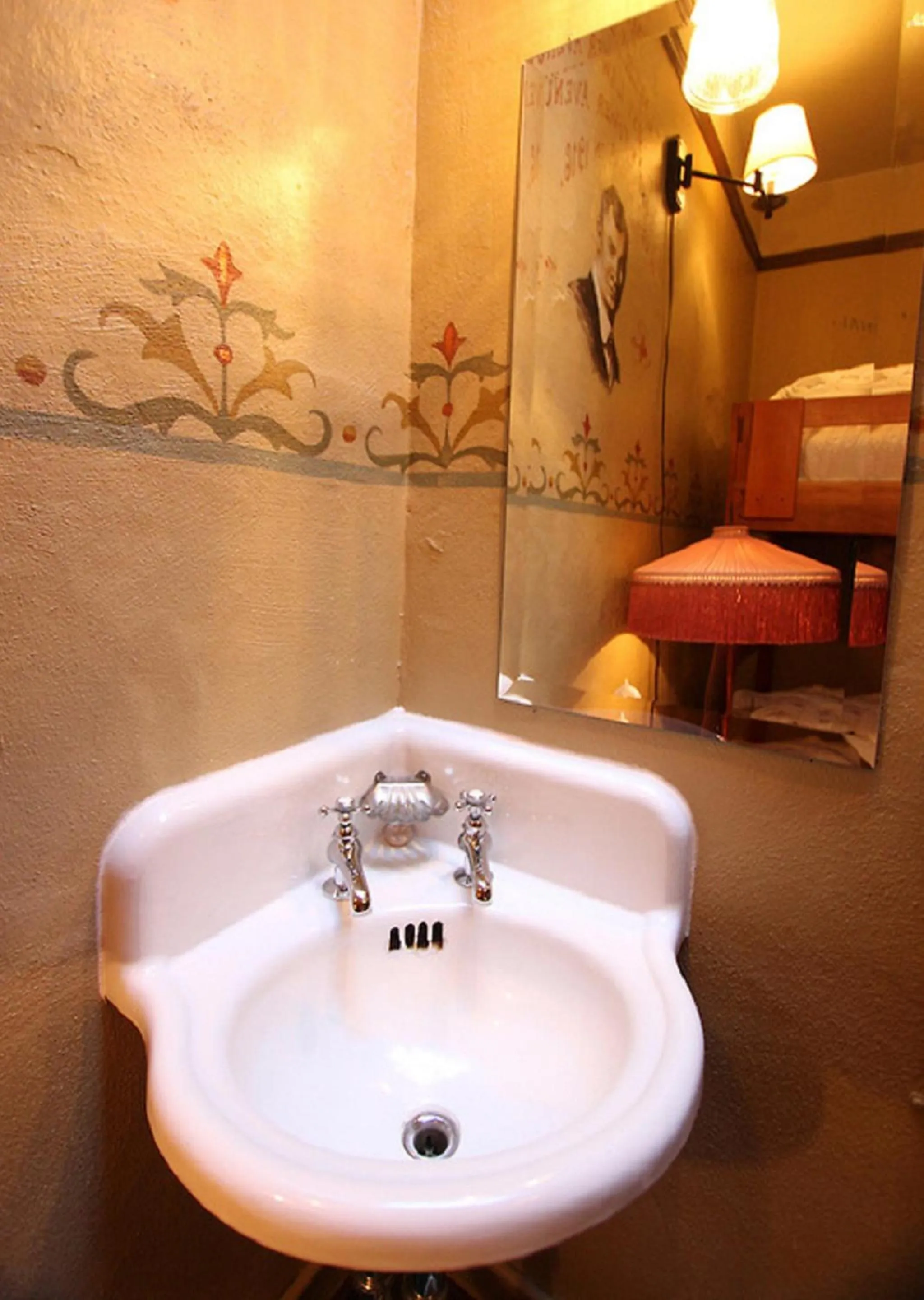 Standard Twin Room in McMenamins Olympic Club