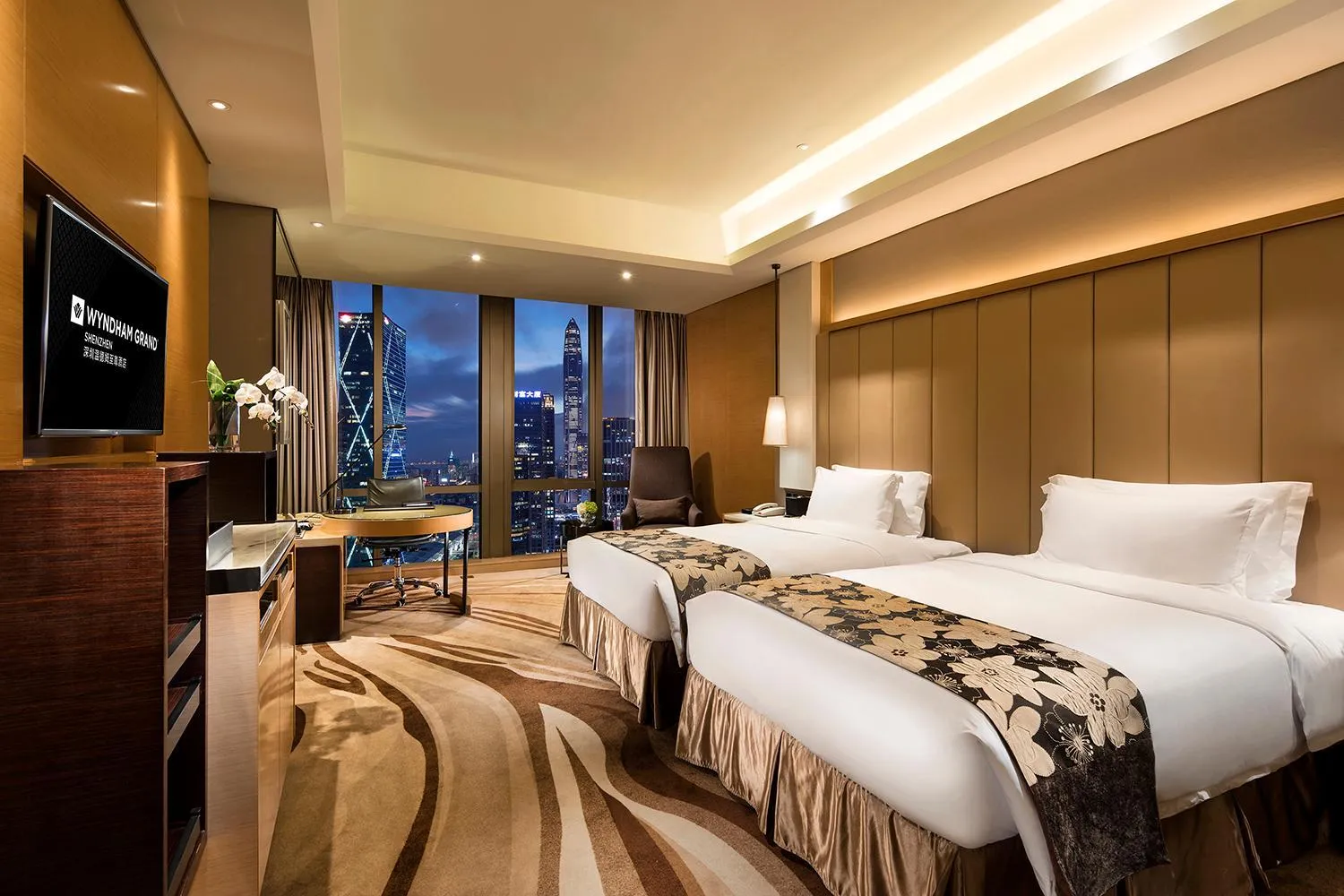 Deluxe Twin Room in Shenzhen Futian Wyndham Grand