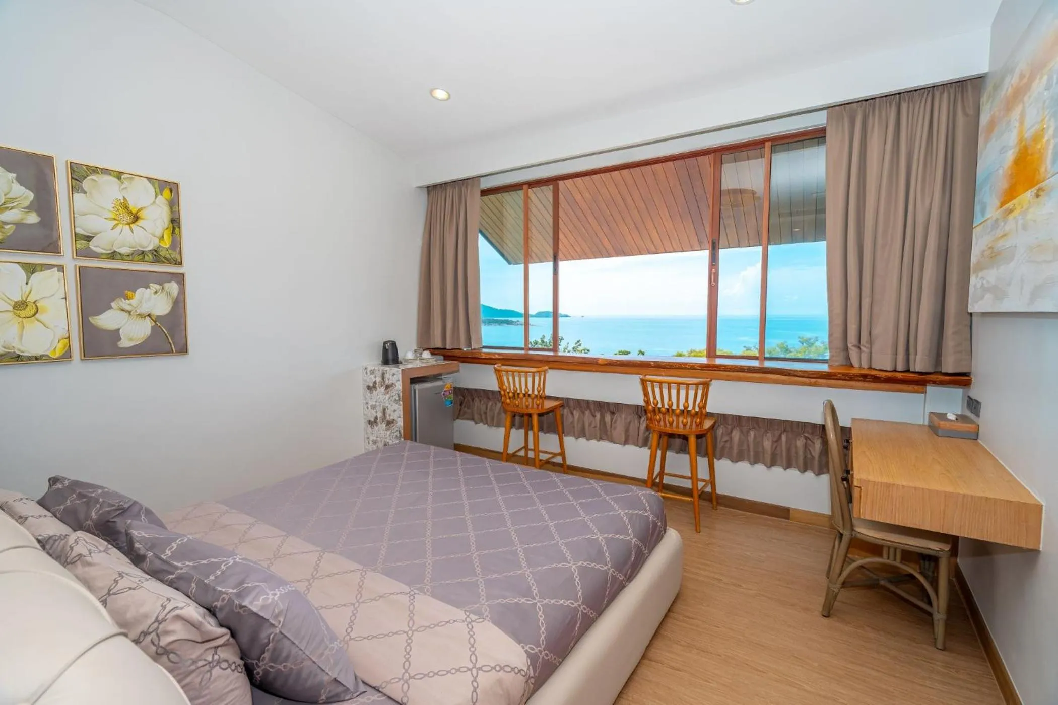 Deluxe Double Room With Seaview no Balcony in Ocean Pearl Seaview Residence