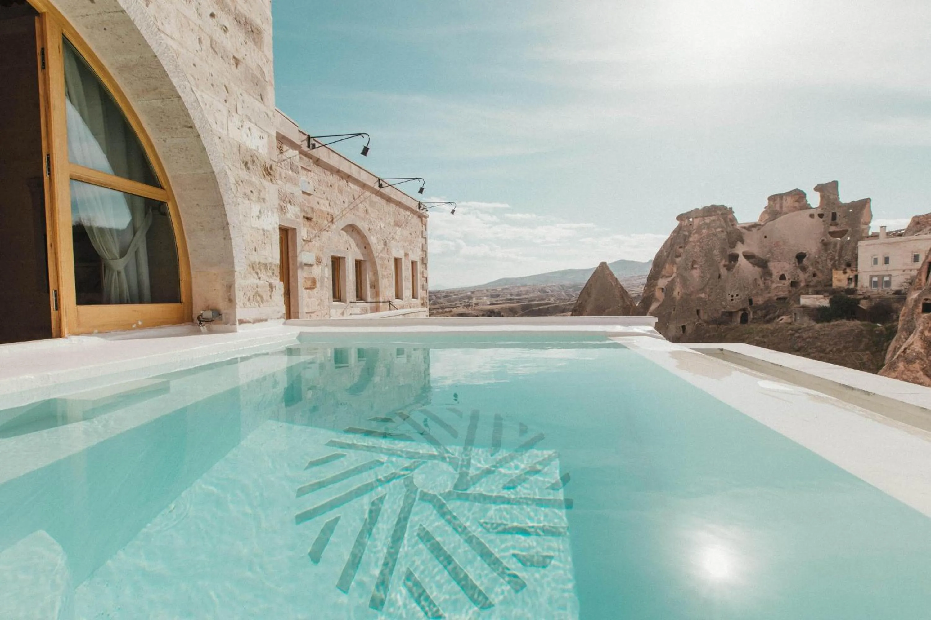 Pool Room with View in Millstone Cave Suites Hotel