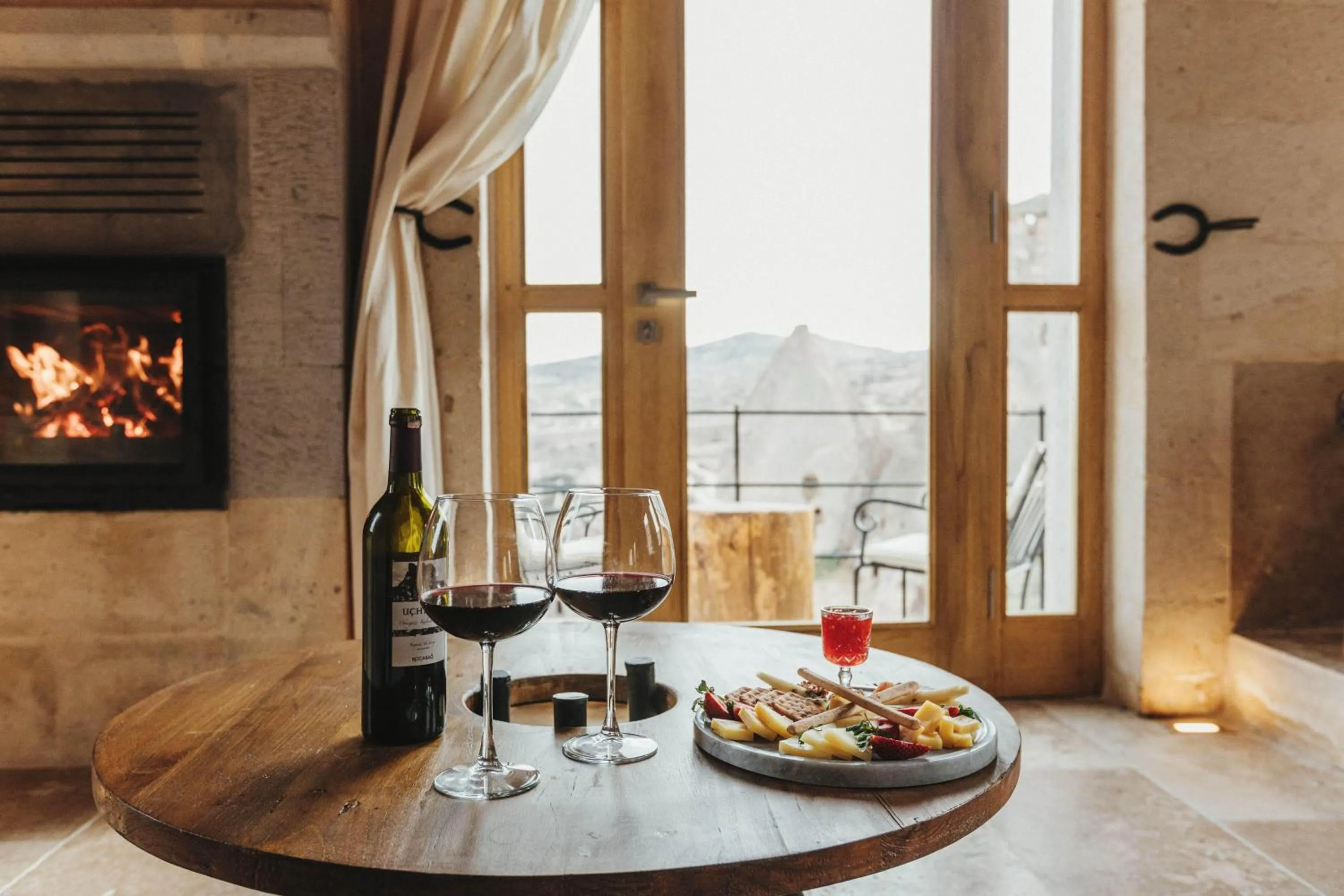 Suite with View in Millstone Cave Suites Hotel