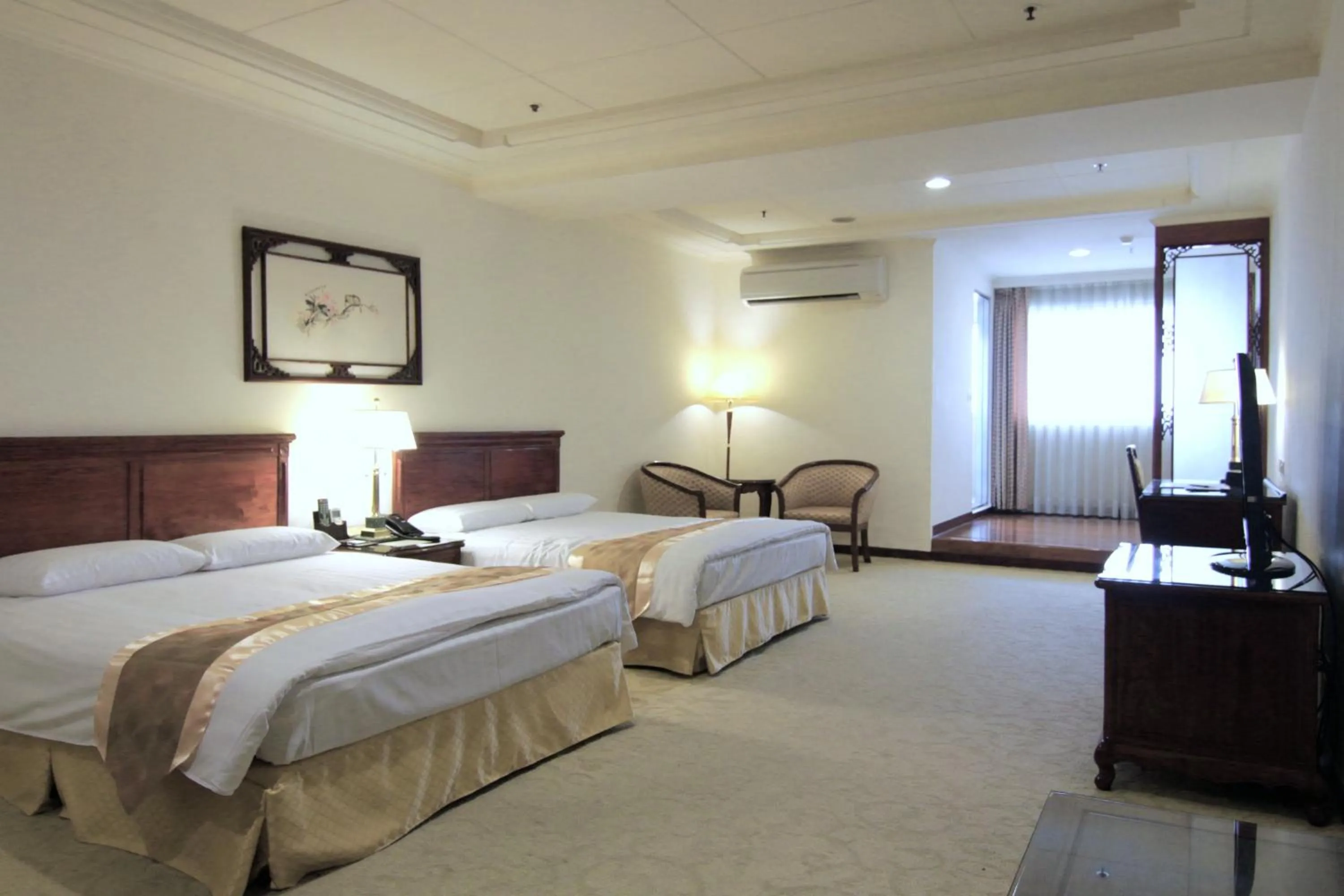 Classic Quadruple Room in King's Paradise Hotel