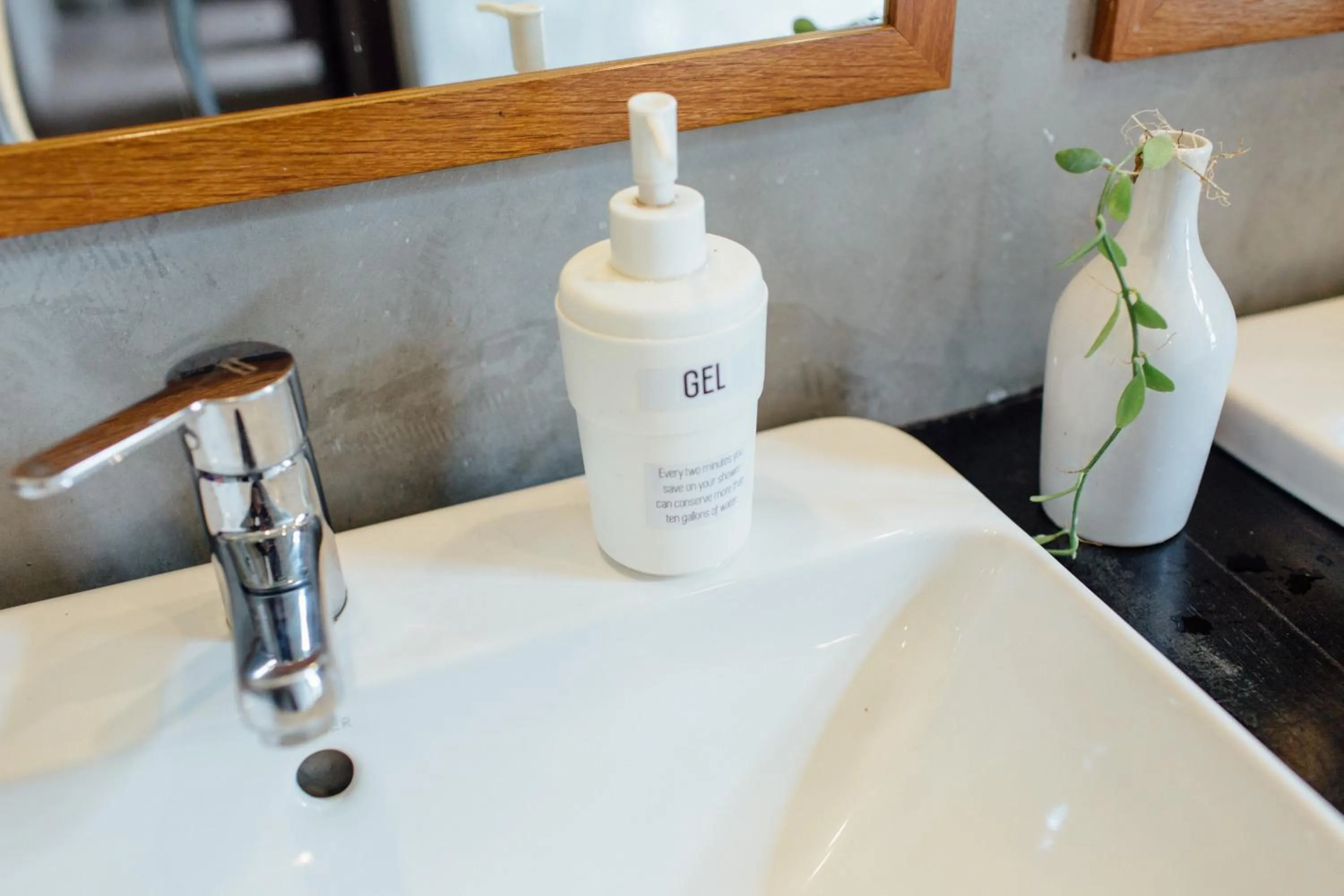 Deluxe Double Room with Balcony in The Yard Bangkok Hostel