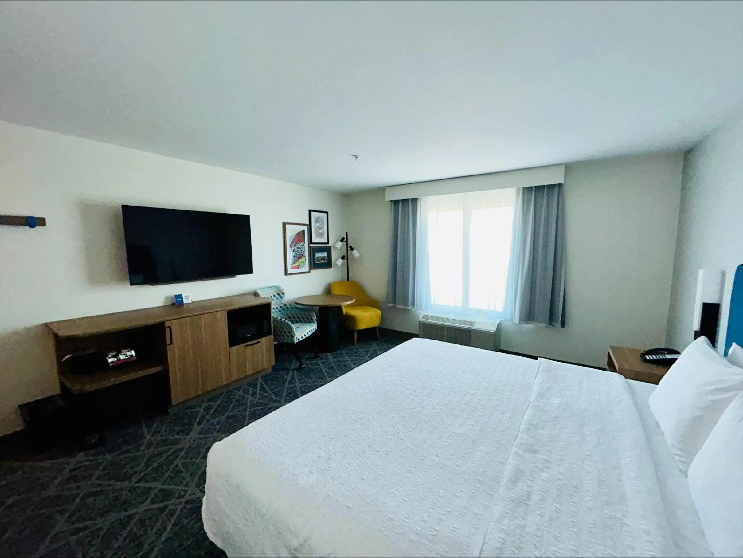 King Room with Bath Tub - Mobility Access in Hampton Inn & Suites by Hilton Little Rock Airport