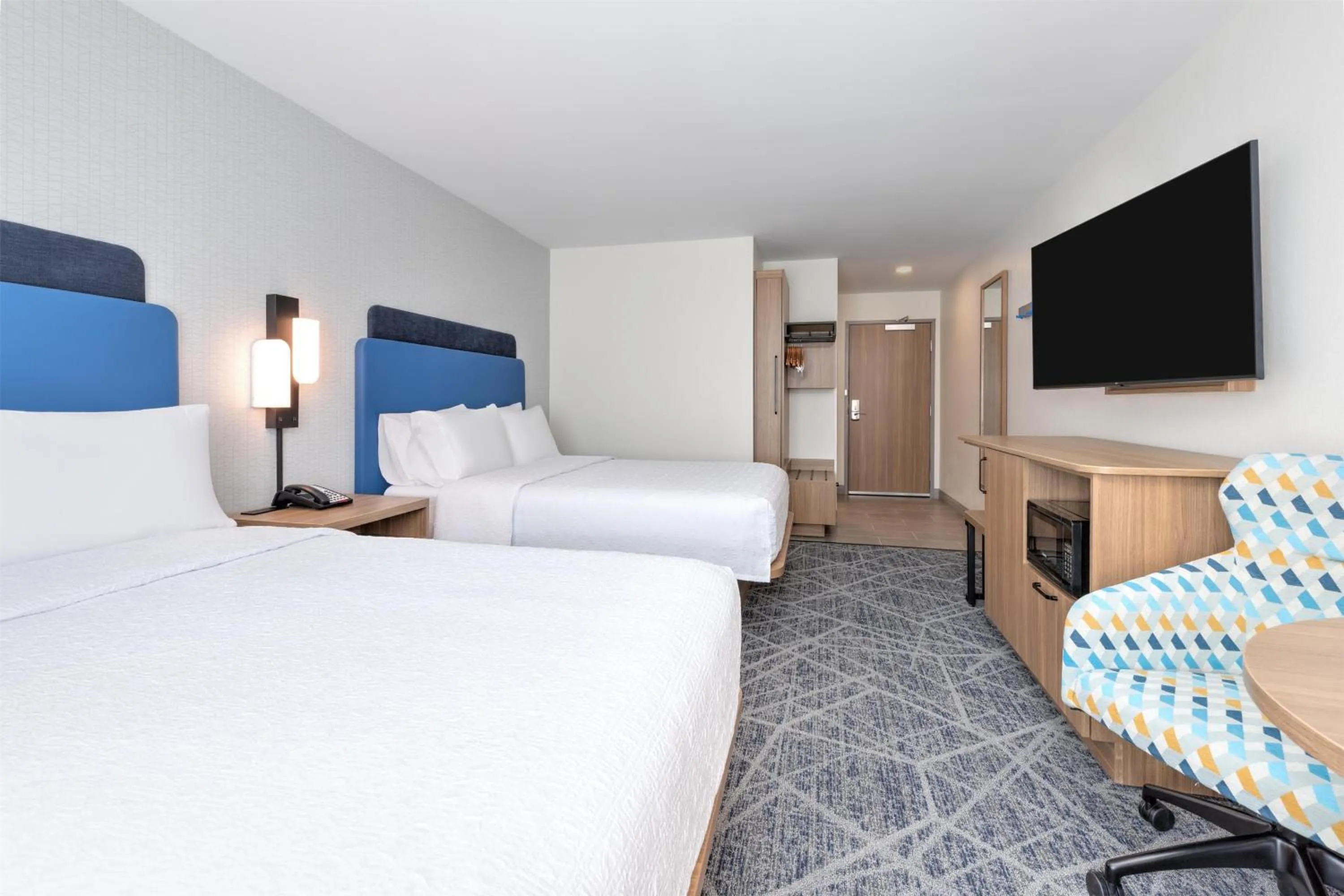 Queen Room with Two Queen Beds in Hampton Inn & Suites by Hilton Little Rock Airport