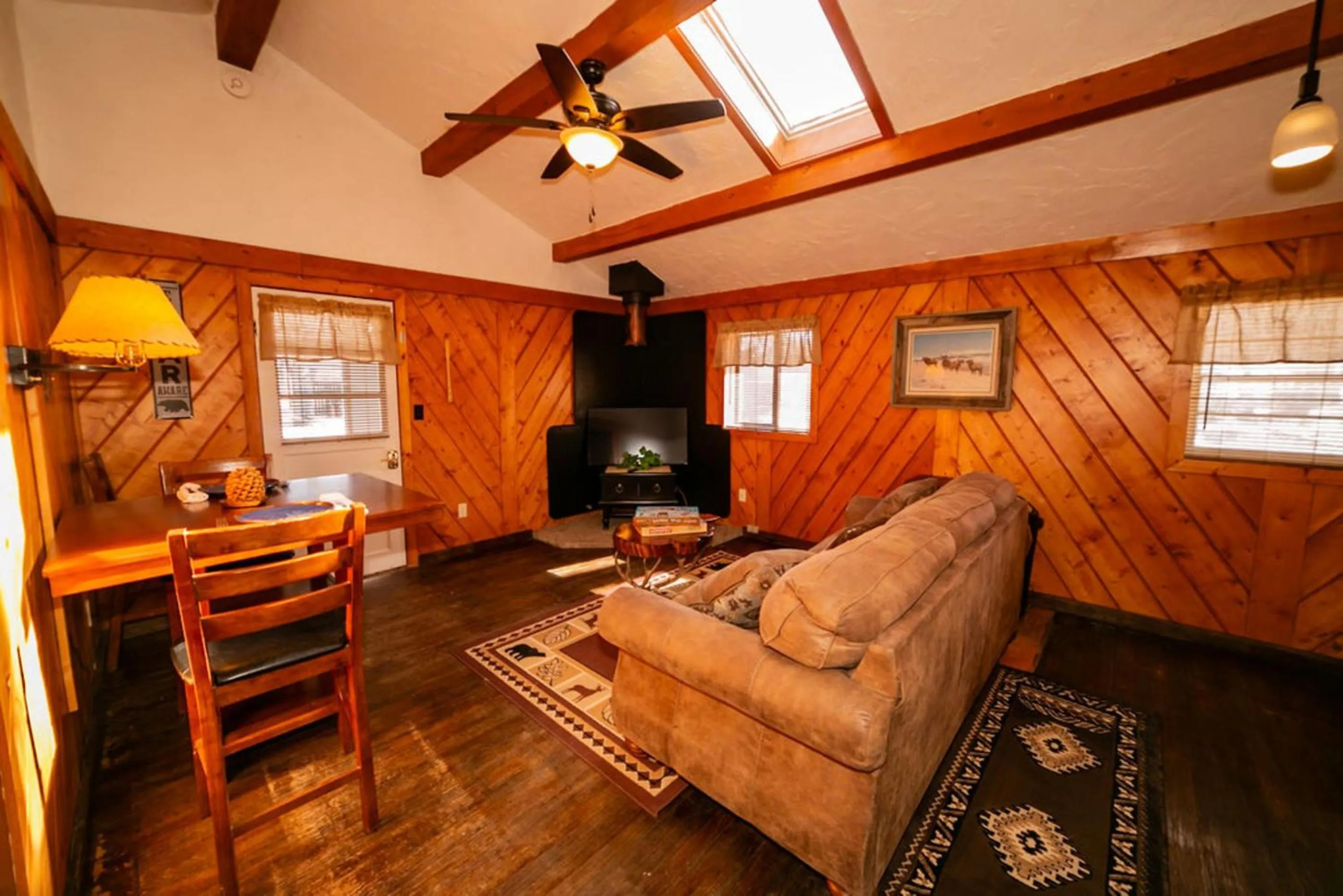 One-Bedroom Cottage in Chinook Winds Lodge