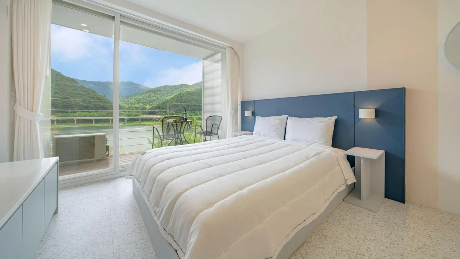 Property building, Bed in Gapyeong Rowa River view Pension