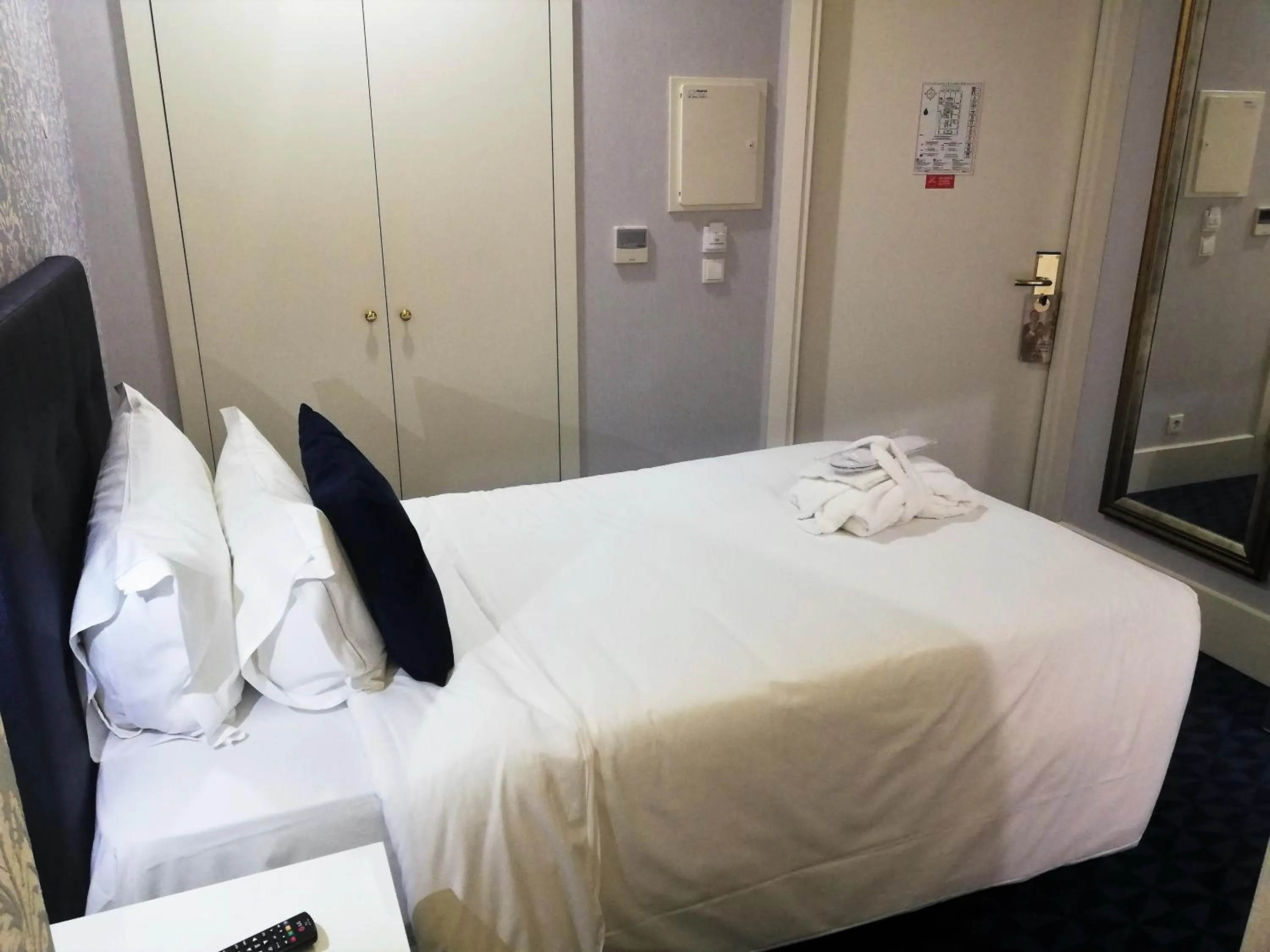 Standard Single Room in Hotel Lis Baixa