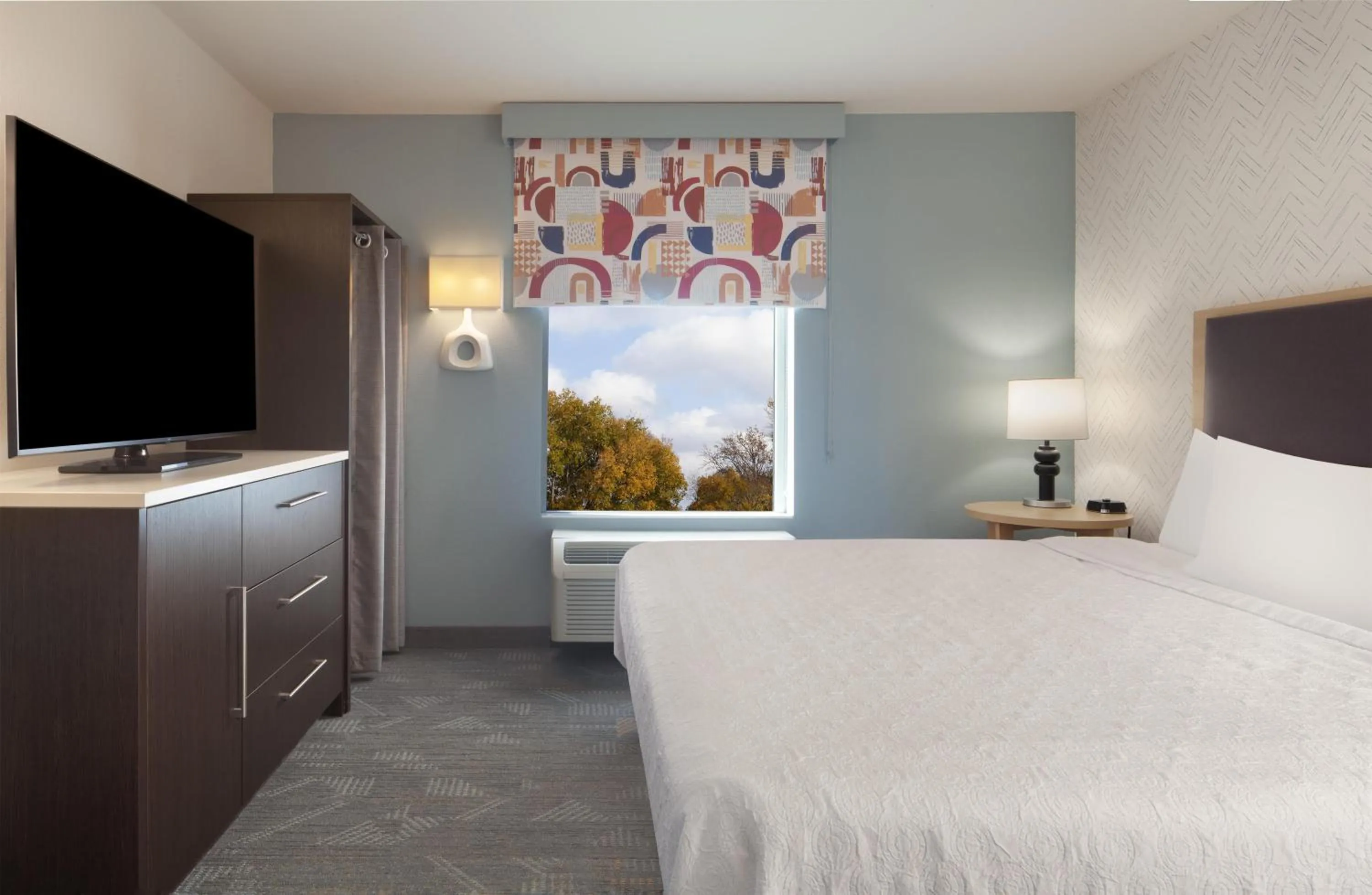 King Suite - Hearing Accessible with Bathtub in Home2 Suites by Hilton Canton