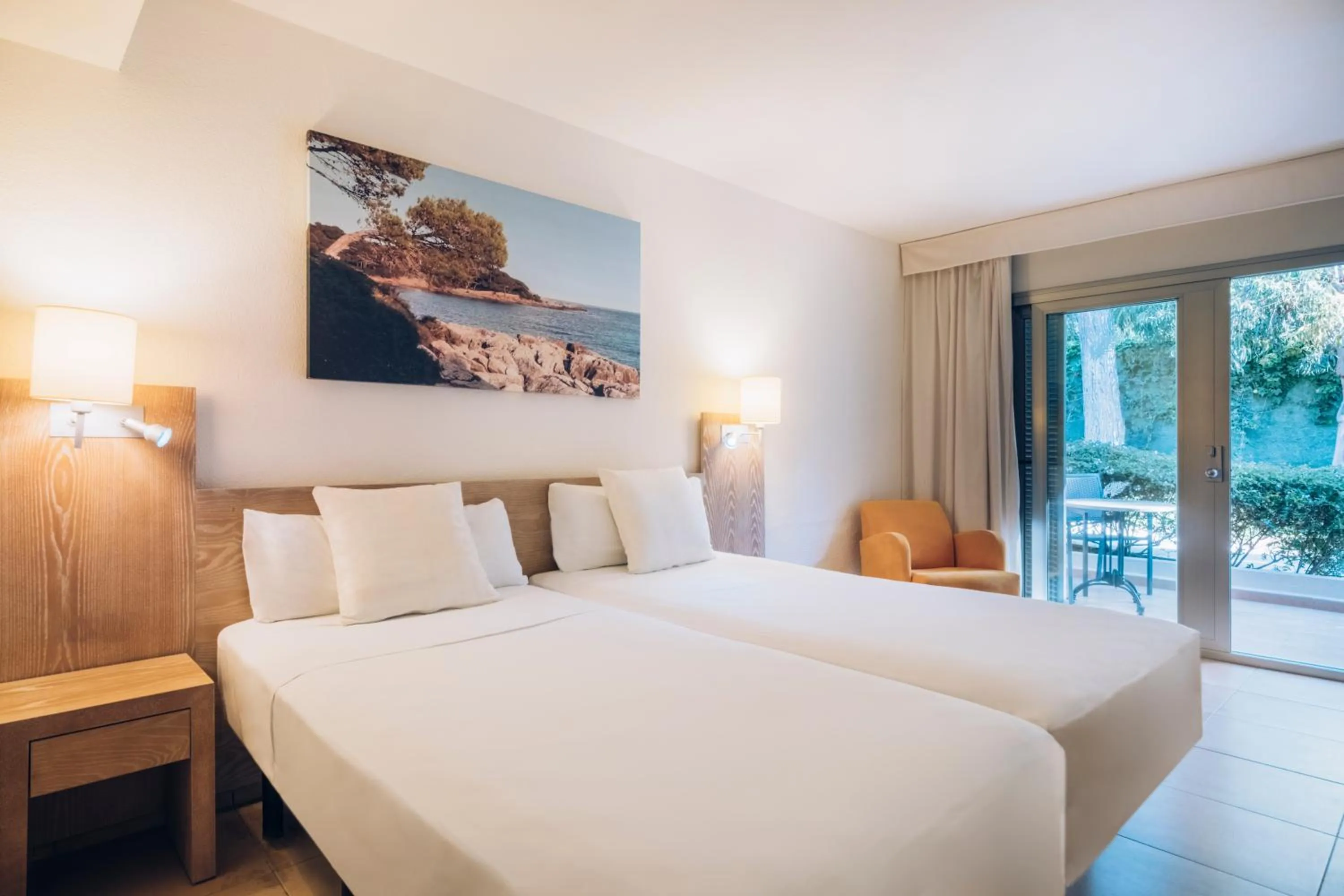 Double Room for Single Use with Garden View - single occupancy in Iberostar Waves Pinos Park