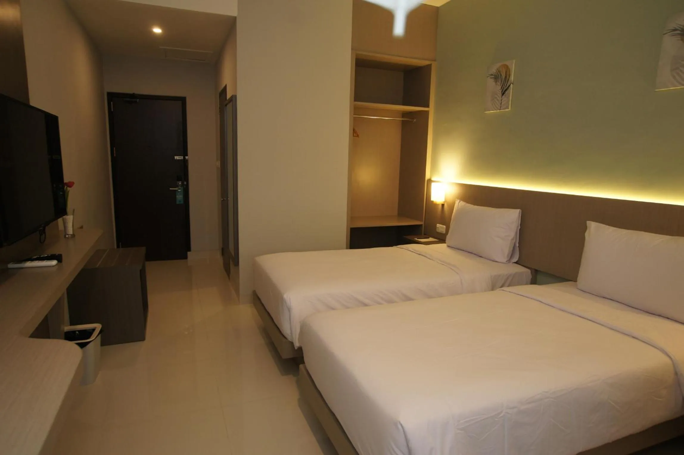Superior Twin Room in Hexton Hotel Lampung by Amazing