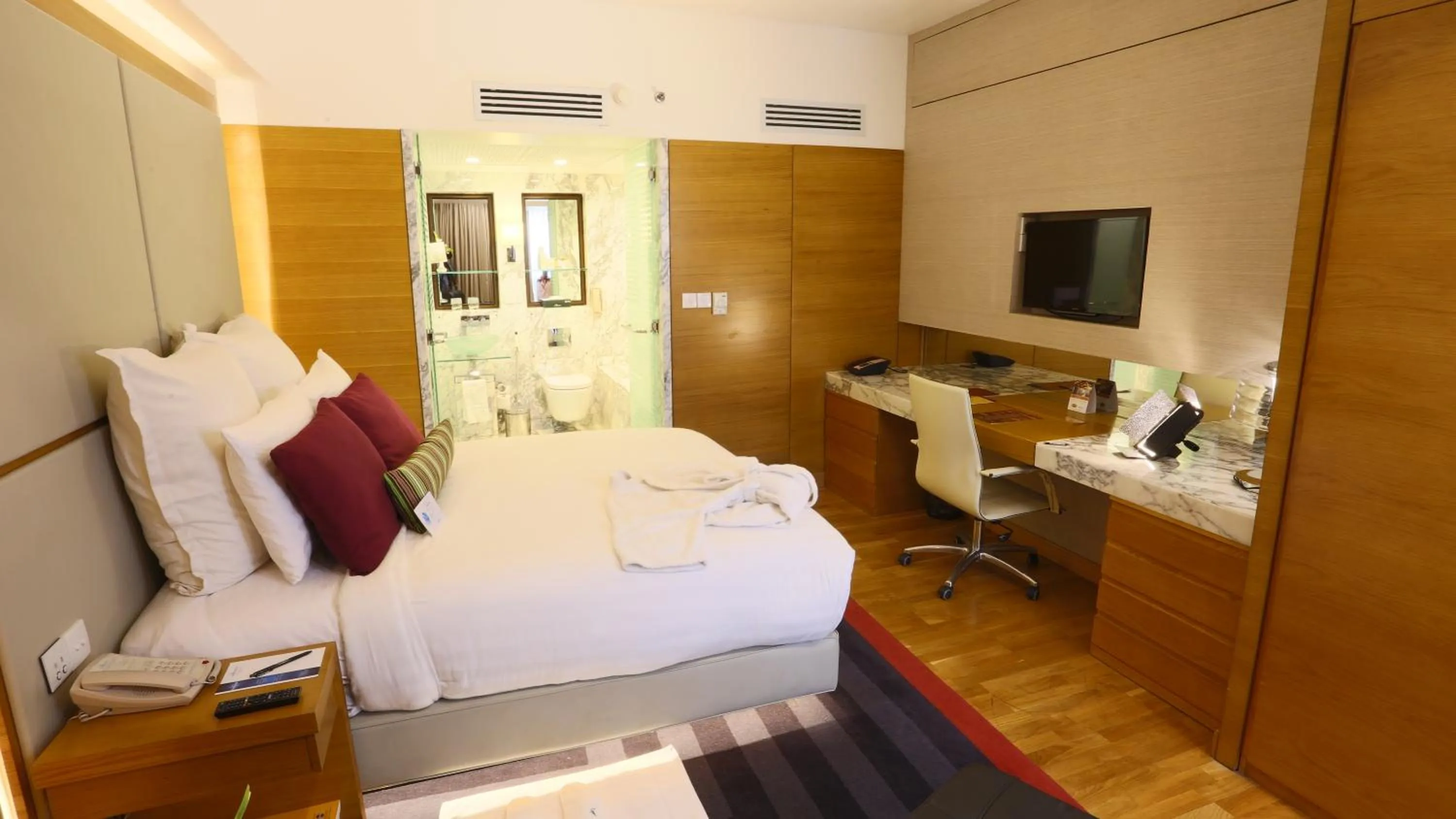 Resident at Avari in Avari Towers Karachi