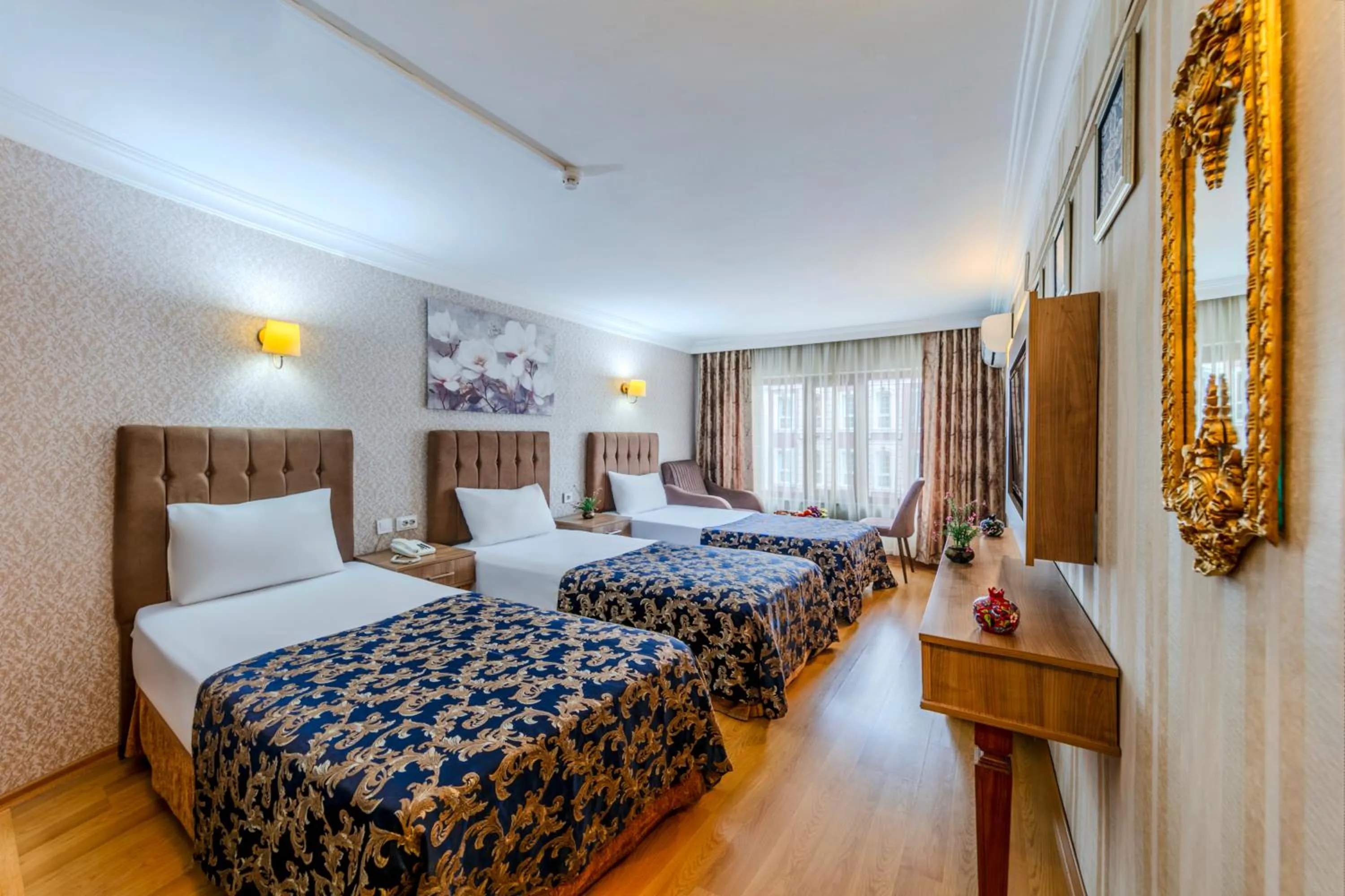 Deluxe Triple Room in Hamit Hotel Istanbul