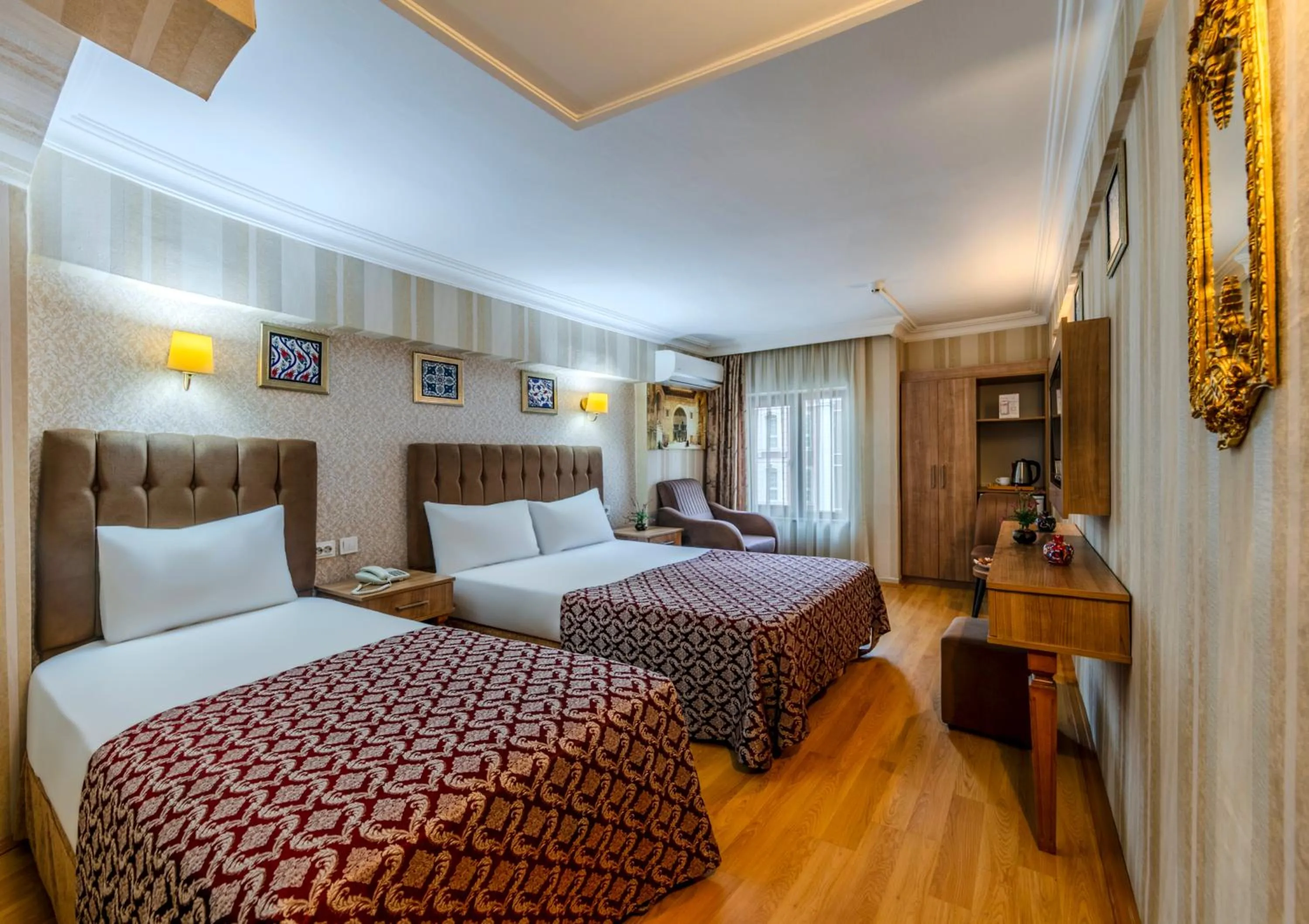 Deluxe Double Room in Hamit Hotel Istanbul