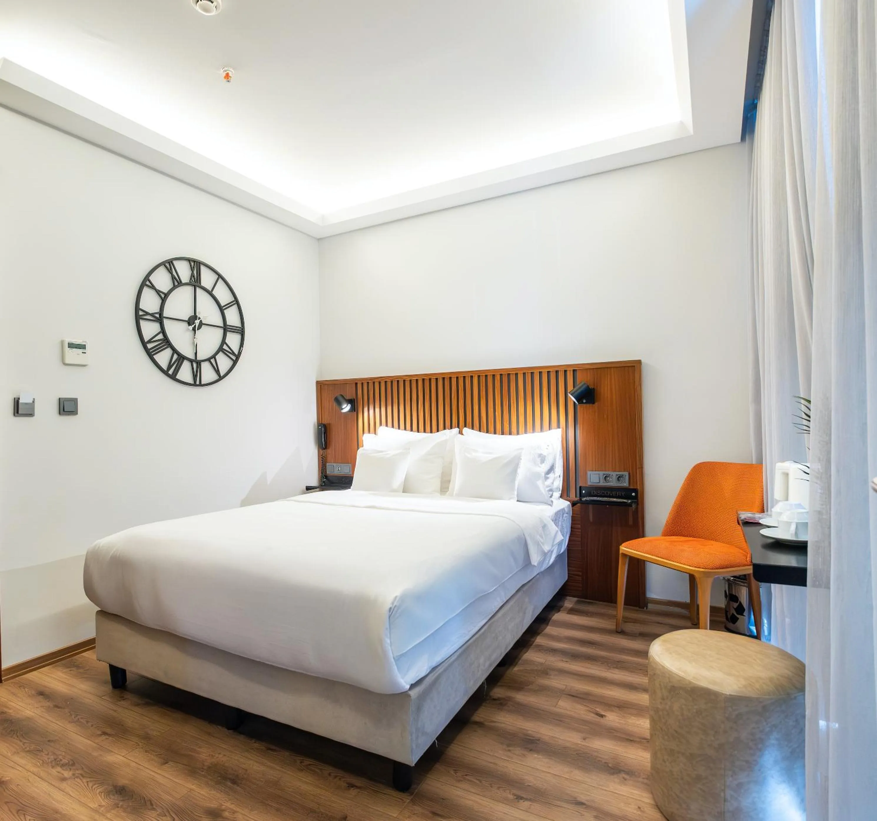 Standard Double Room in Discovery Hotel