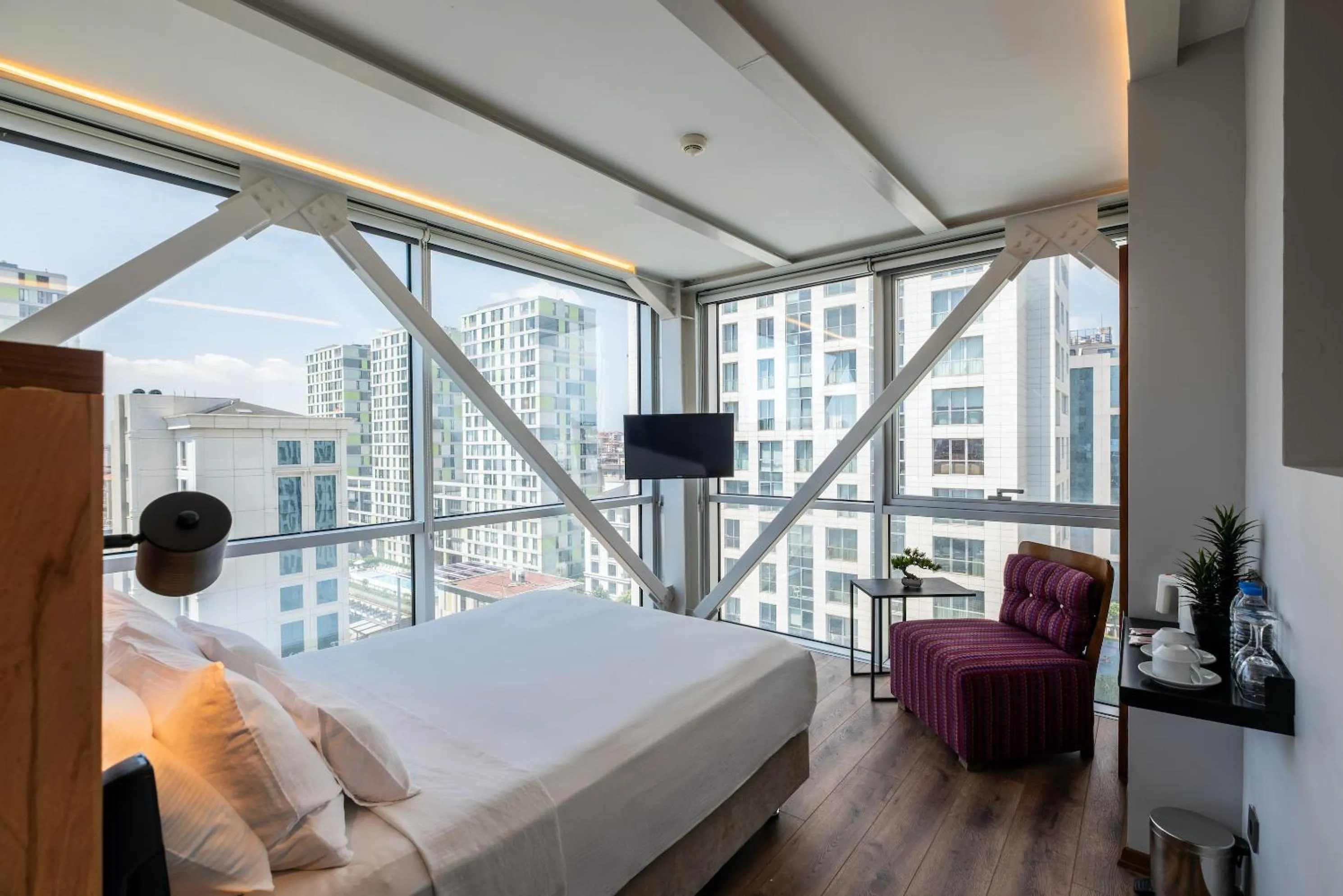 Superior Double Room in Discovery Hotel